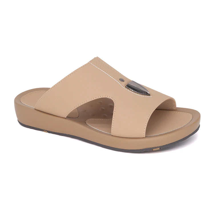 Новый дизайн, сандалии и тапочки из искусственной кожи на толстой подошве