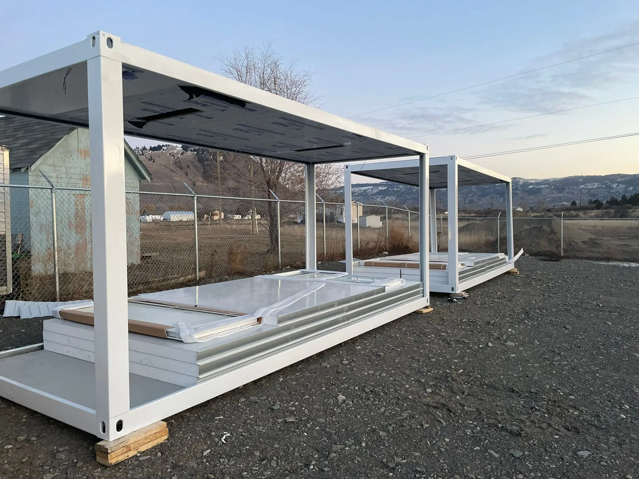 Customized Modified Office Shop Luxury Living 40FT Mobile Modular Sandwich Panel Waterproof Portable Container Houses