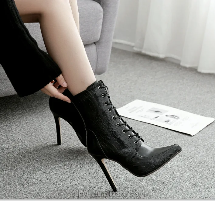 Женские модные черные ботинки до середины икры на высоком каблуке-шпильке с острым носком эластичные ботильоны шнуровке