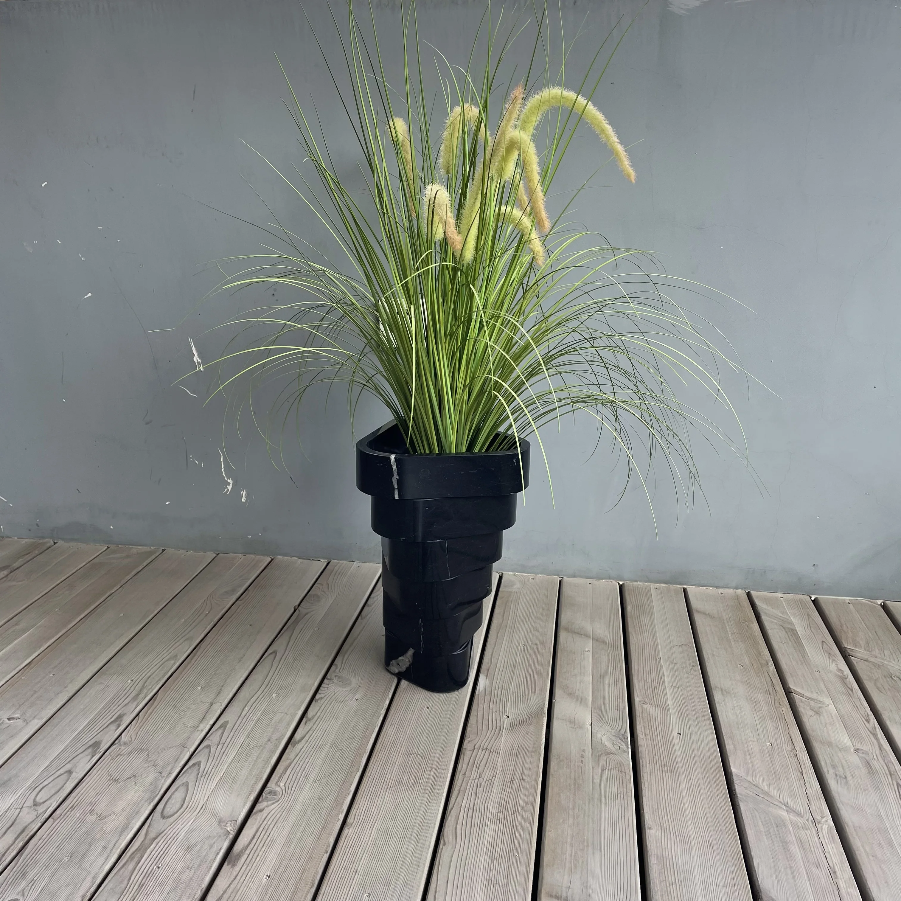 Luxury tall on marble vases porcelain decoration black white revolving triangle superimposed layer restaurant art