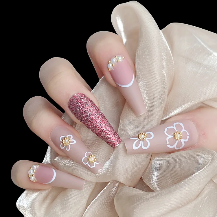 OEM / ODM UV Gel Polish Free Sample Professional Wholesaler 590 Colors Nail Polish UV Gel