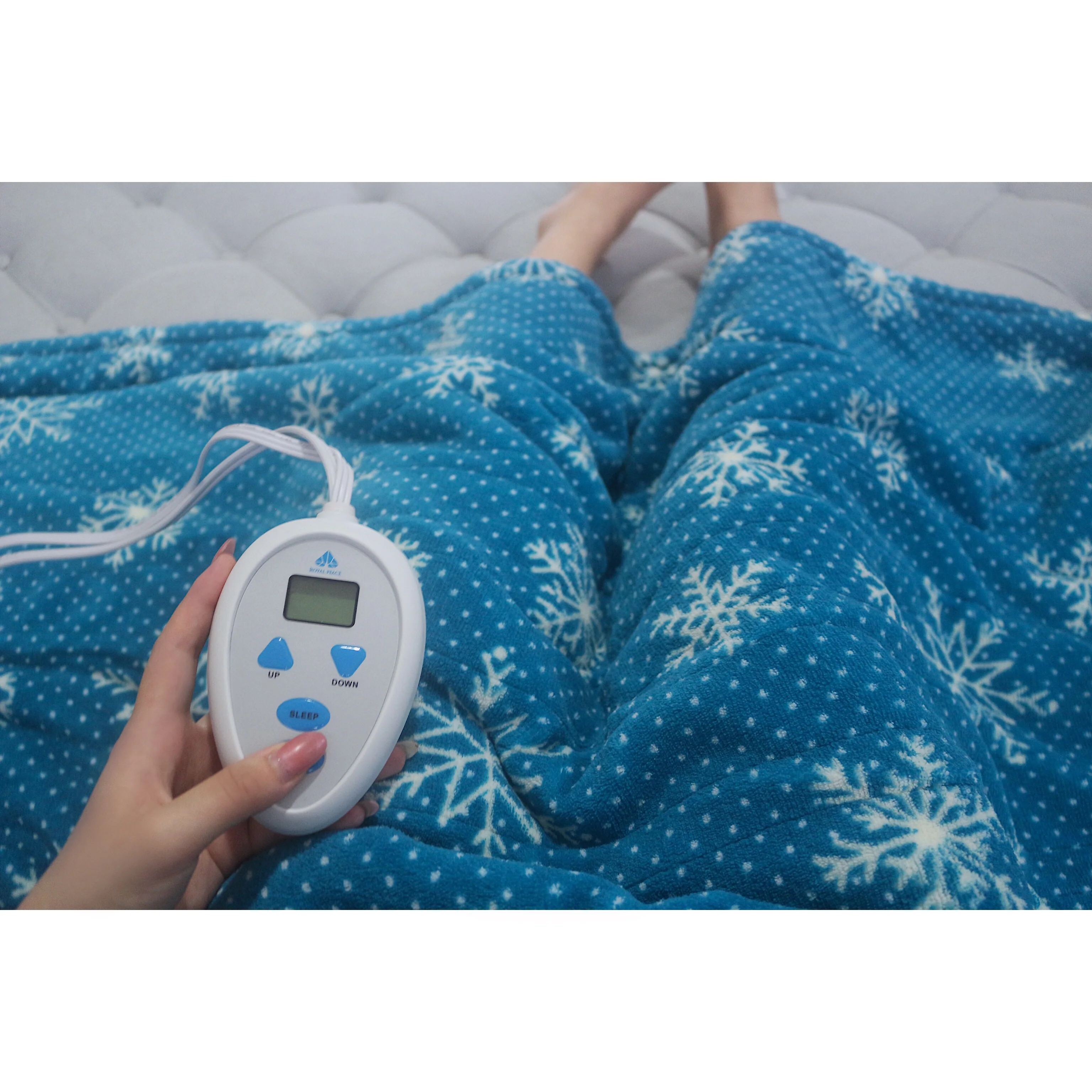 2021 New Design Rectangular Blue Snowflake Coral Fleece Electric Heating Blanket For Winter Amazon