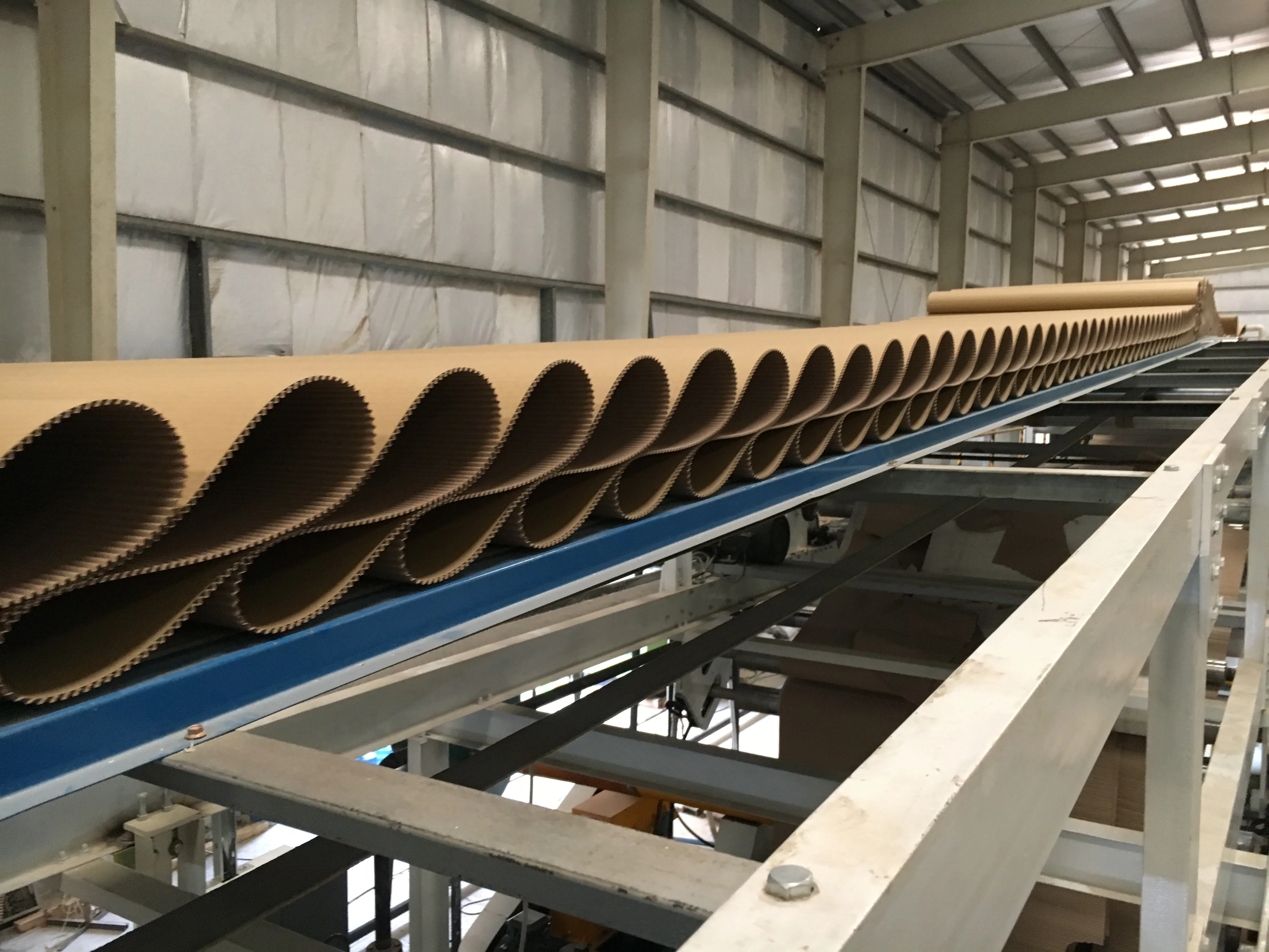 Hot sell 2200mm corrugated cardboard production line 3 5 7 layers cardboard making machine