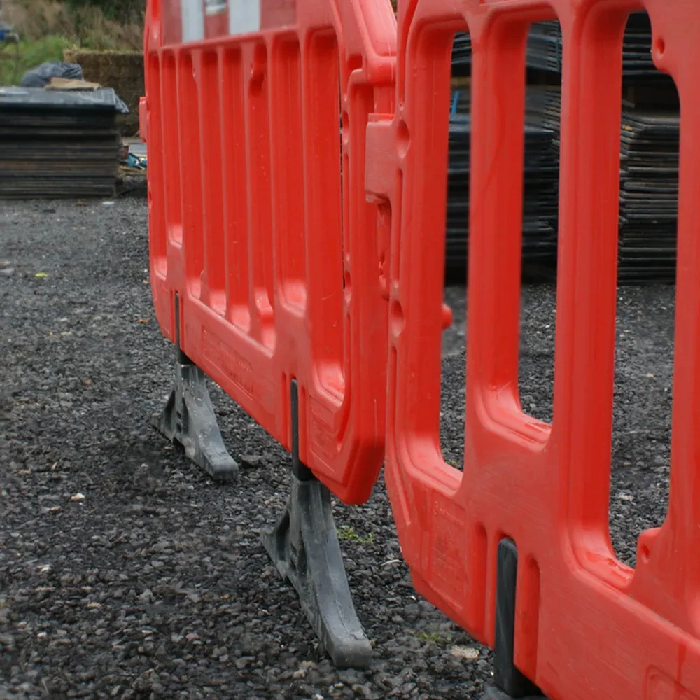 Outdoor Traffic Safety Plastic Barricade Length 1950cm Red Polyethylene Vehicle Portable Barrie