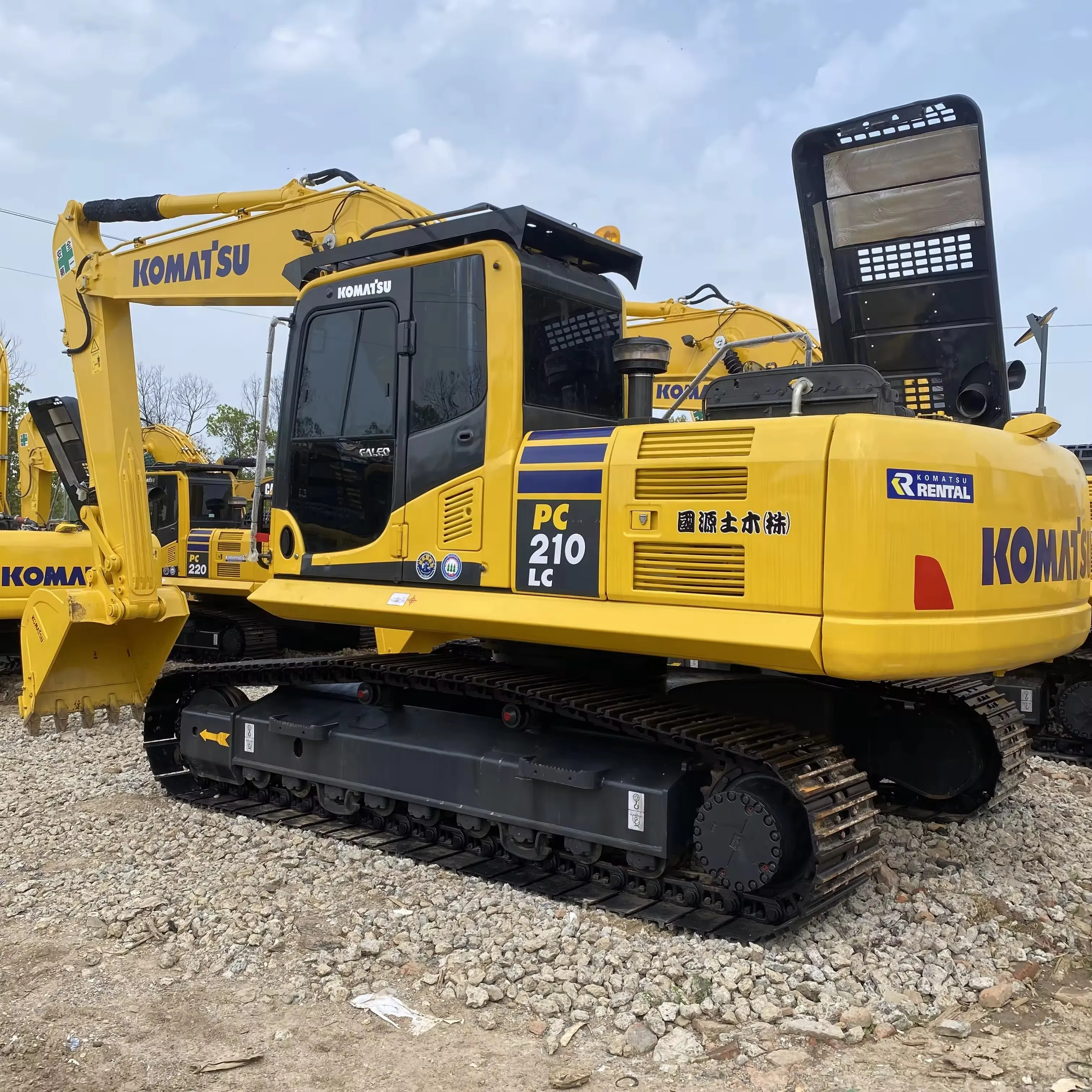 Экскаватор PC210-8 Komatsu 21 тонный японский бренд низкая цена хорошее качество