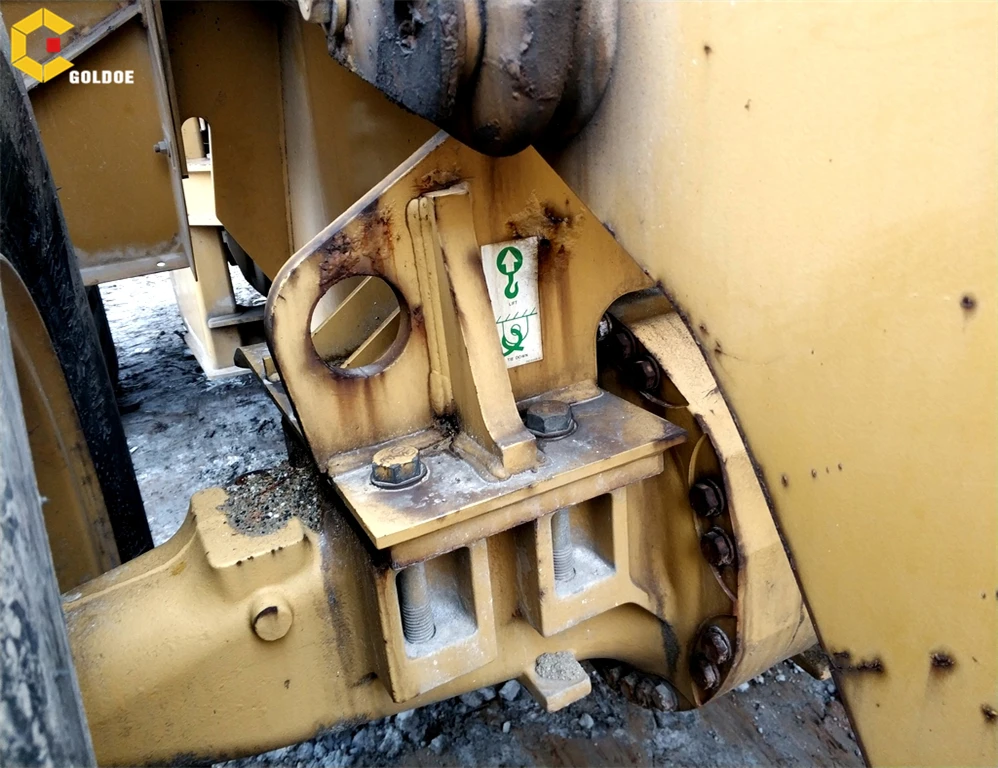 Cat 938G loader backhoe front loader in good condition and low working hours cheap shipping fee and save your time