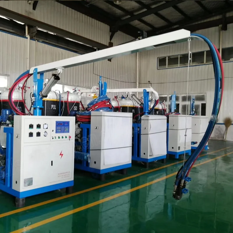 Машина для впрыска пенополиуретана высокого давления для стеновых и кровельных изоляционных панелей