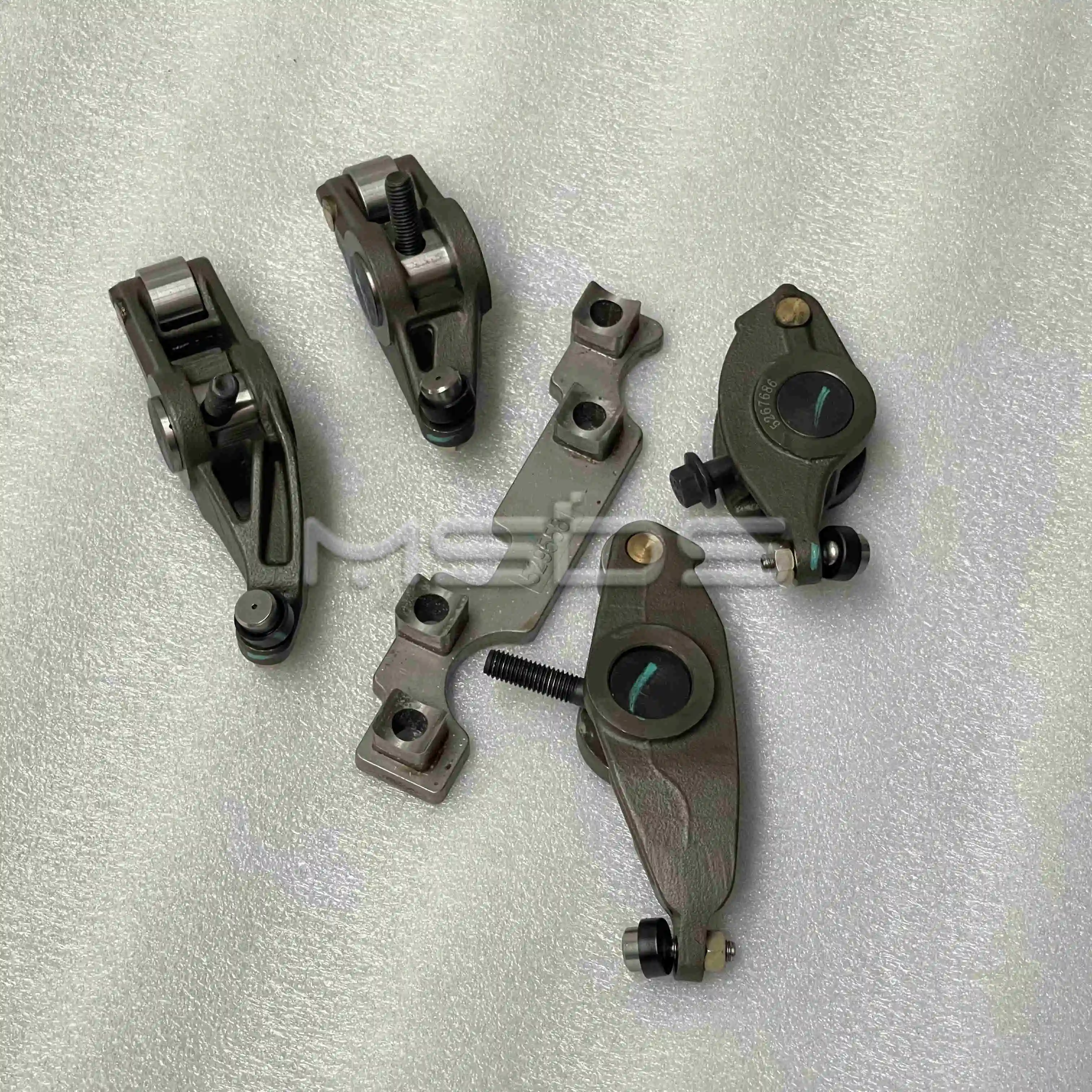 5271538 5305334 5305334F (5255568 5295581 5262518 ) FOTON CUMMINS ISF2.8 двигатель в сборе коромысло рычага