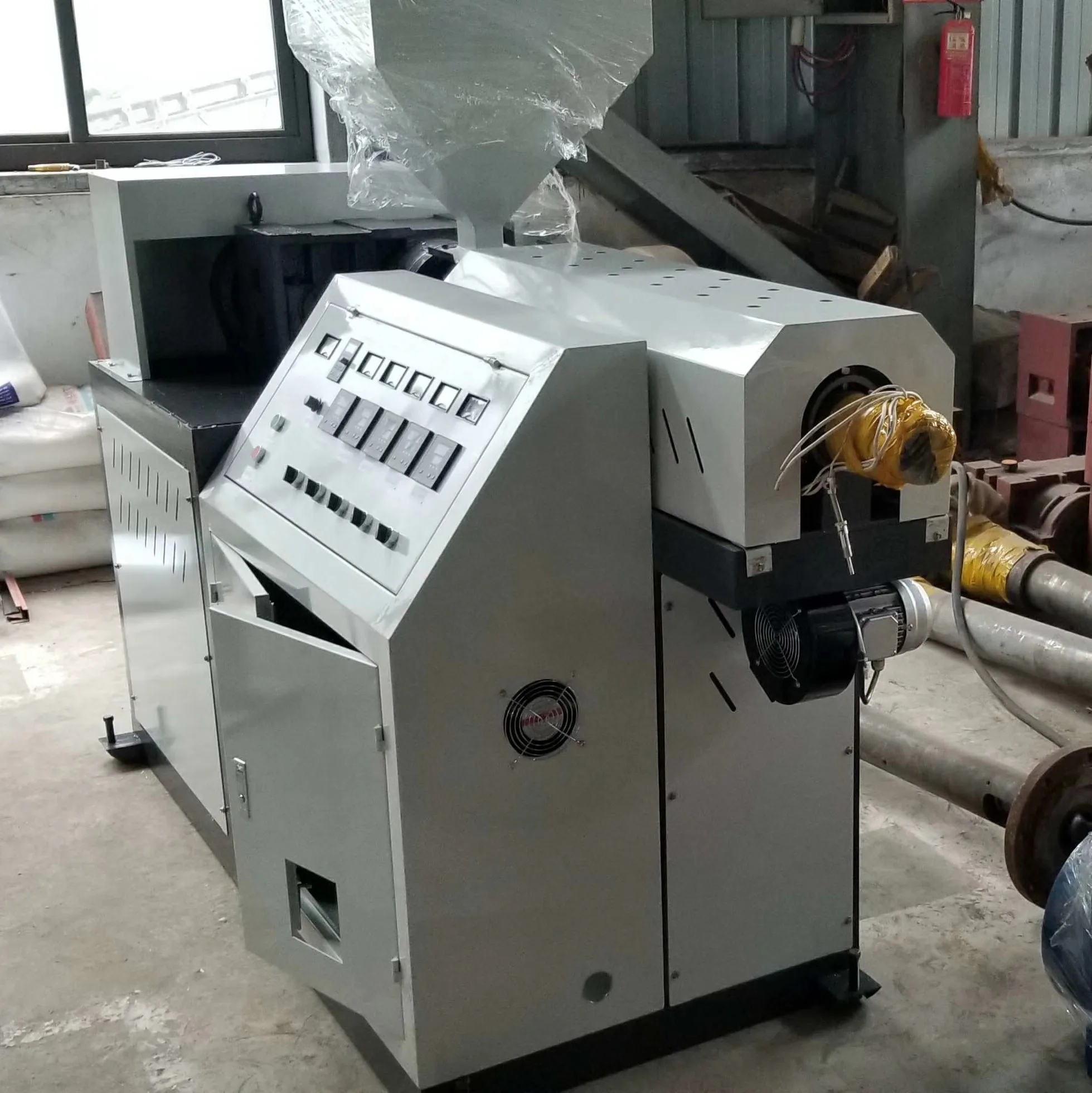 MB series PP Meltblown nonwoven fabric roll making machine for Disposable facial mask.