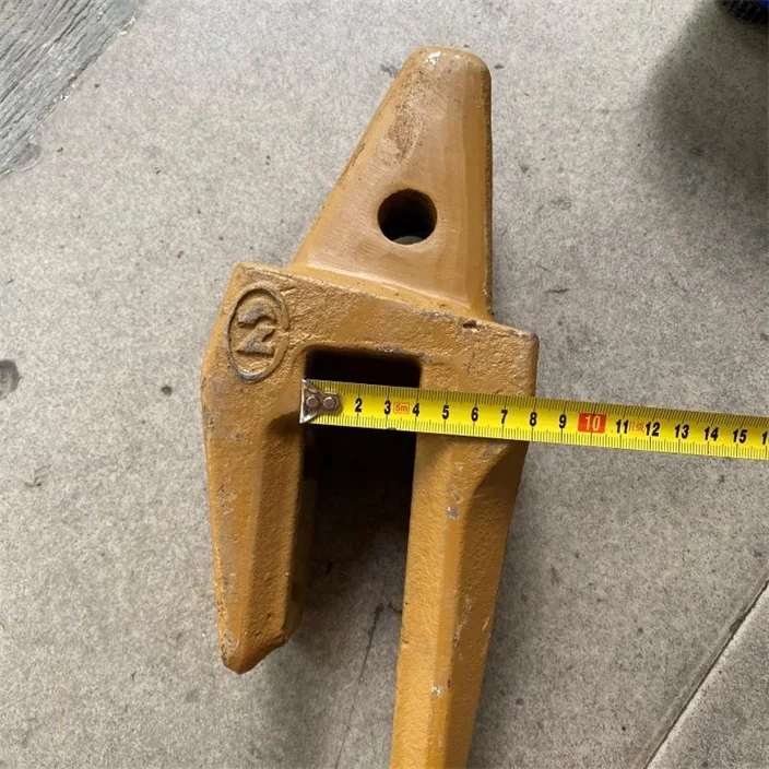 Factory Price Yellow Alloy Steel Good Vibration Resistance Excavator Bucket Spade Teeth Adapter for Energy and Mining