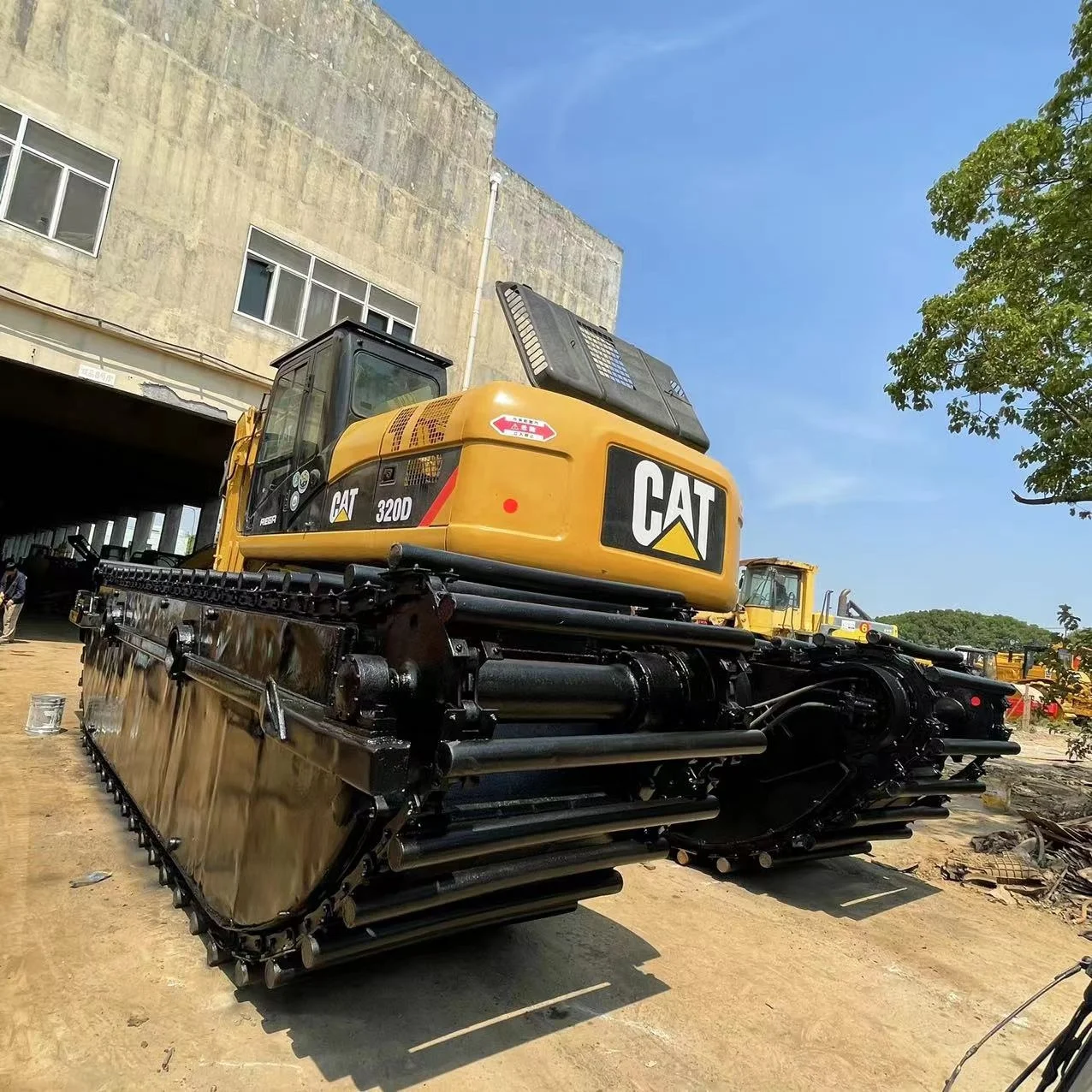 Японский оригинальный гусеничный экскаватор-амфибия cat 320 320D в хорошем рабочем состоянии