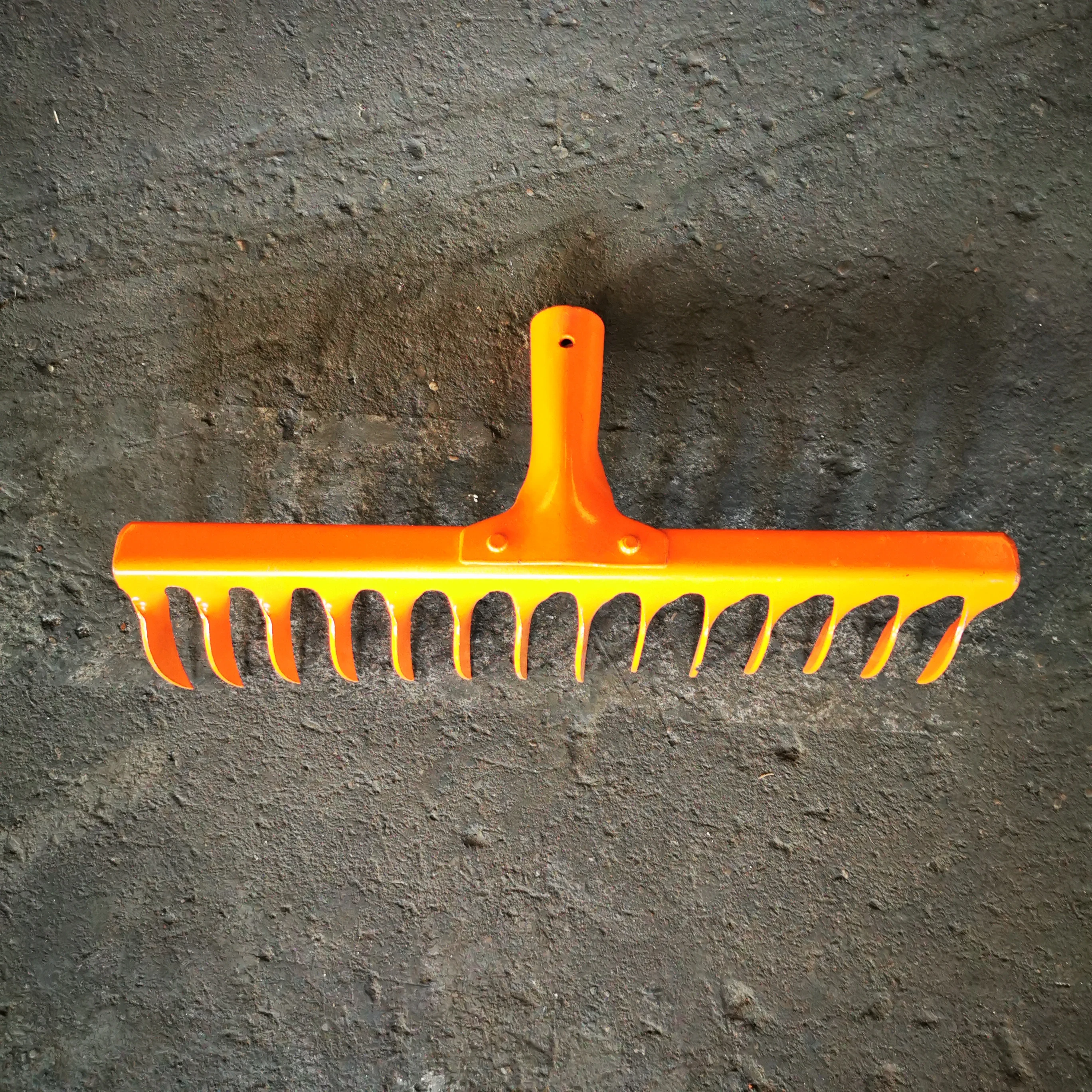 Таншань производит стальные луковые грабли с ручкой для рынка Америка