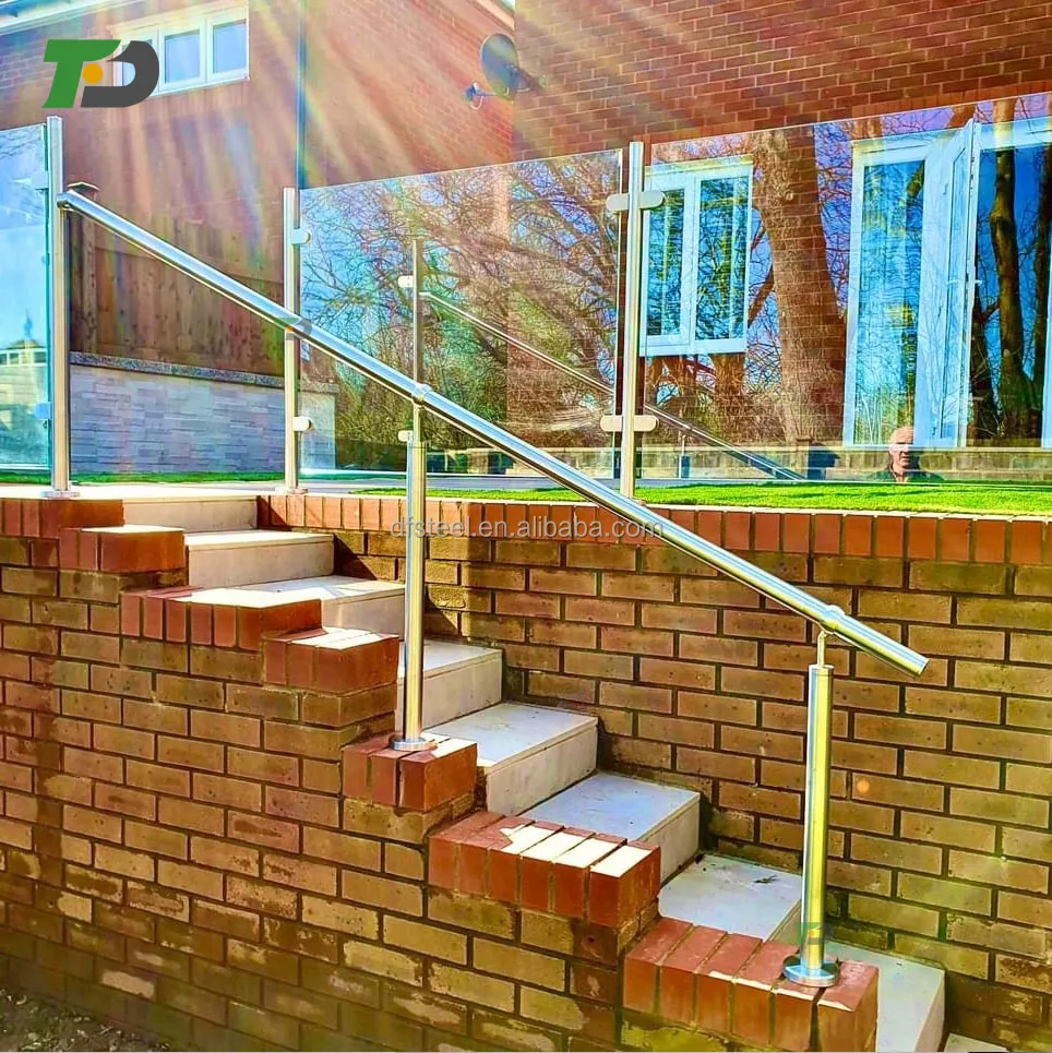 DF Hot Selling Stainless Steel Balustrade Stair / Balcony Glass Railing Post Deck Railing System