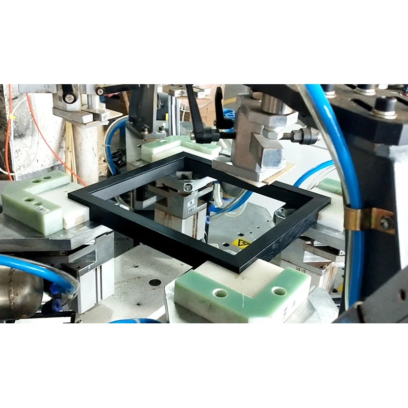 Four Corner Nailing Frame Configuring Responsive Gas Tanks Assemble the Heating and Nailing Multifunctional Machine