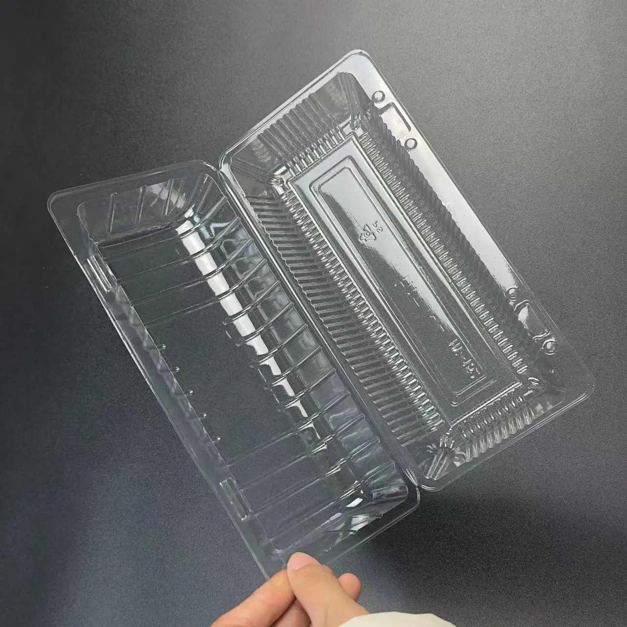 Custom Cake Container Pet With Clear Lid Disposable Triangle/square/rectangel Slice Cheese Cake Snack Dessert Plastic Cake Boxes