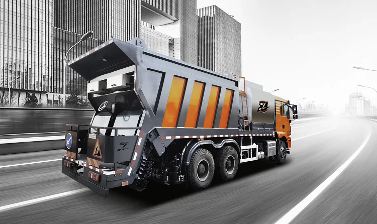 Asphalt Gravel Paving Road Repairing Spreading Truck Synchronization Seal Coat Road