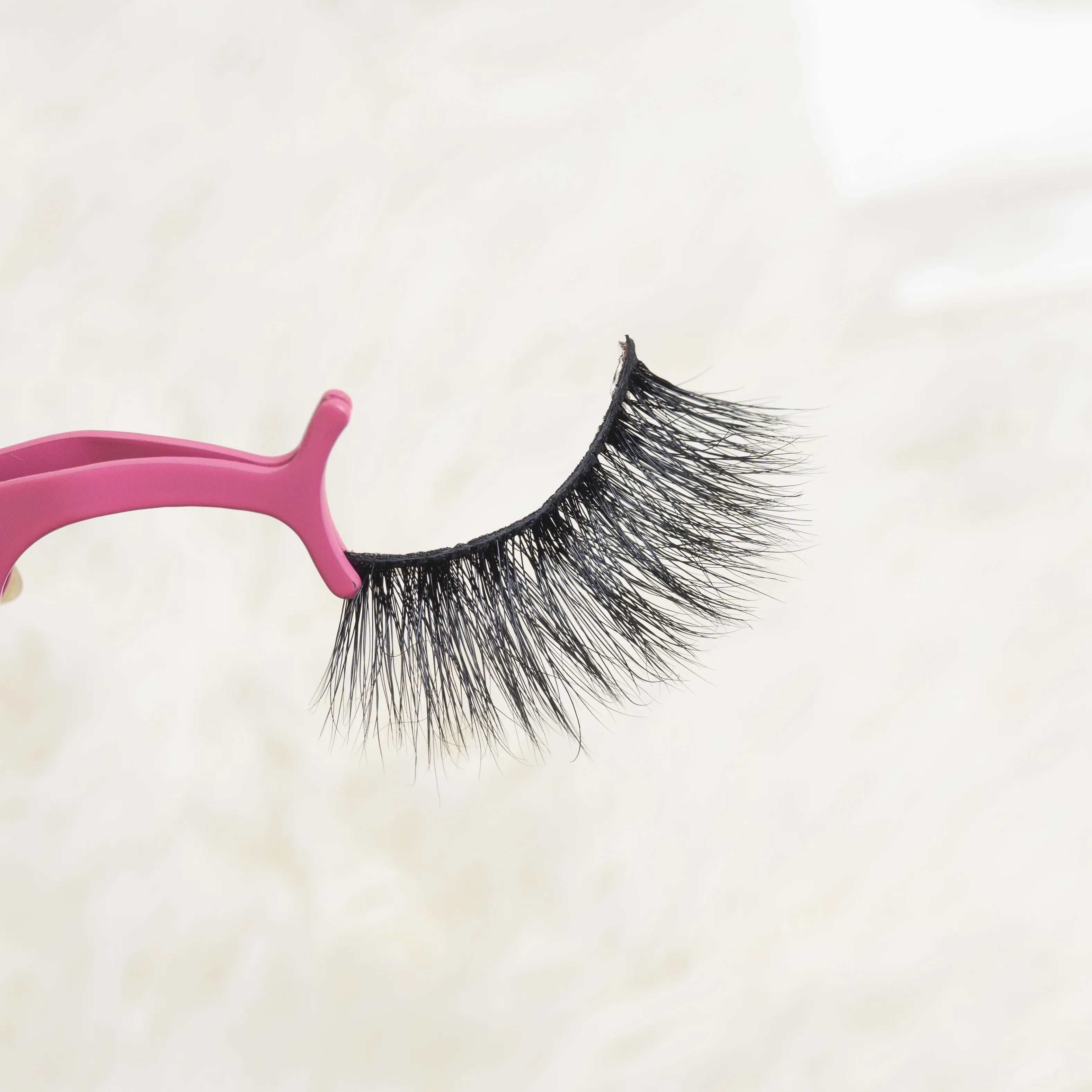 
2021 hot wholesale eyelash 3D mink eyelash customized packaging box own logo brand eyelash supplier 