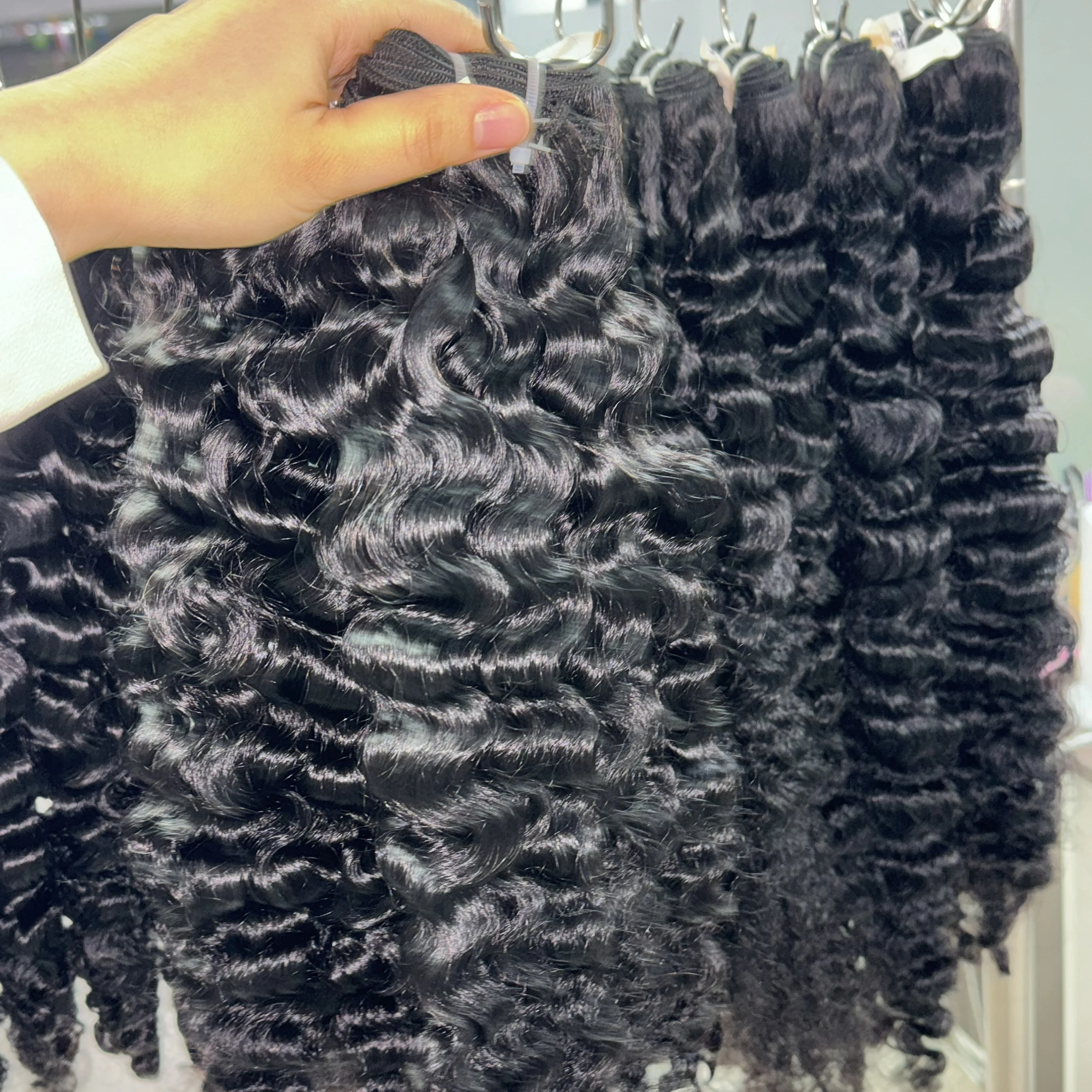wholesale Raw Vietnamese human hair extension raw indian wavy curly hair Burmese Curl natural wave raw hair bundles