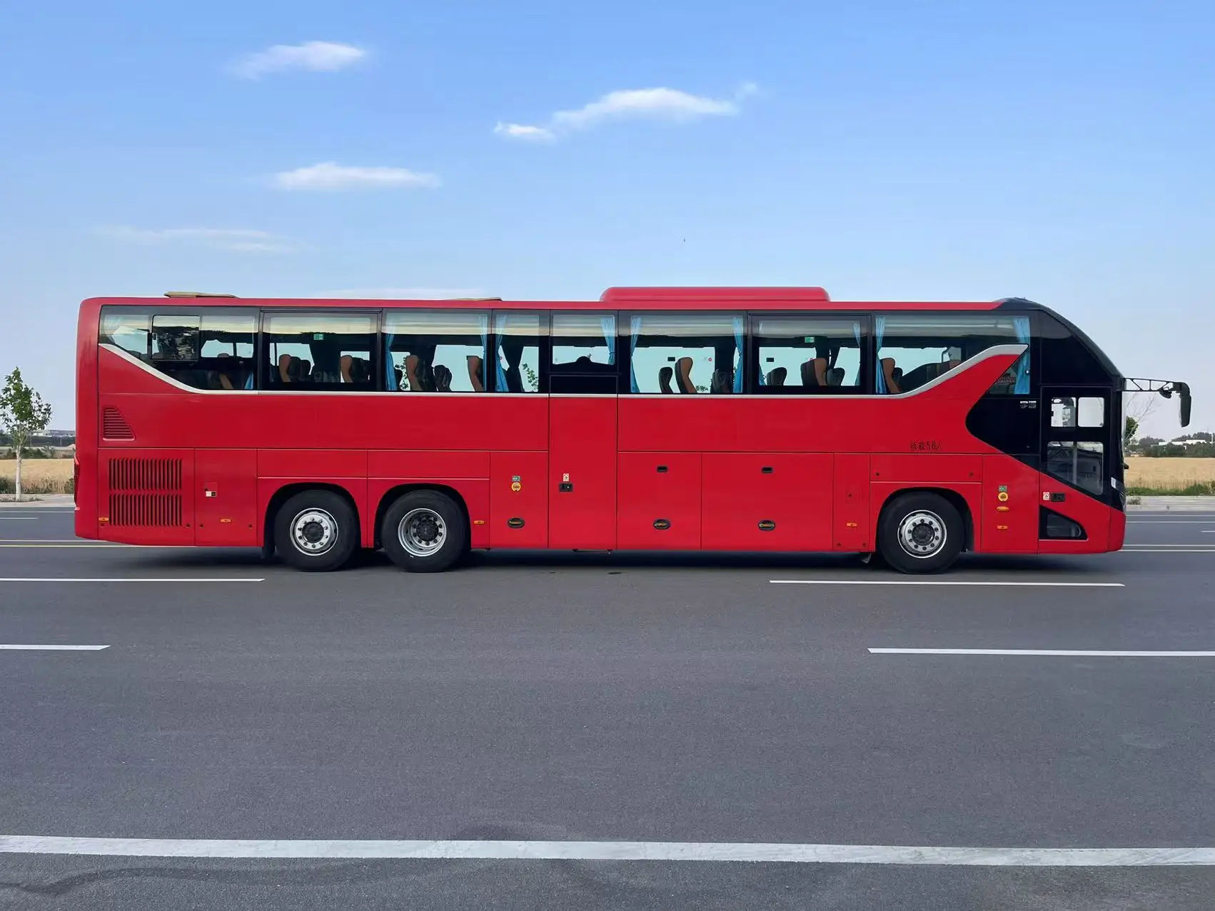 Used Yu-tong City Buses with Luxury 56 Seats Second Hand Yu-tong ZK6137 Double Rear Axles Long Distance Bus Coach Buses for Sale