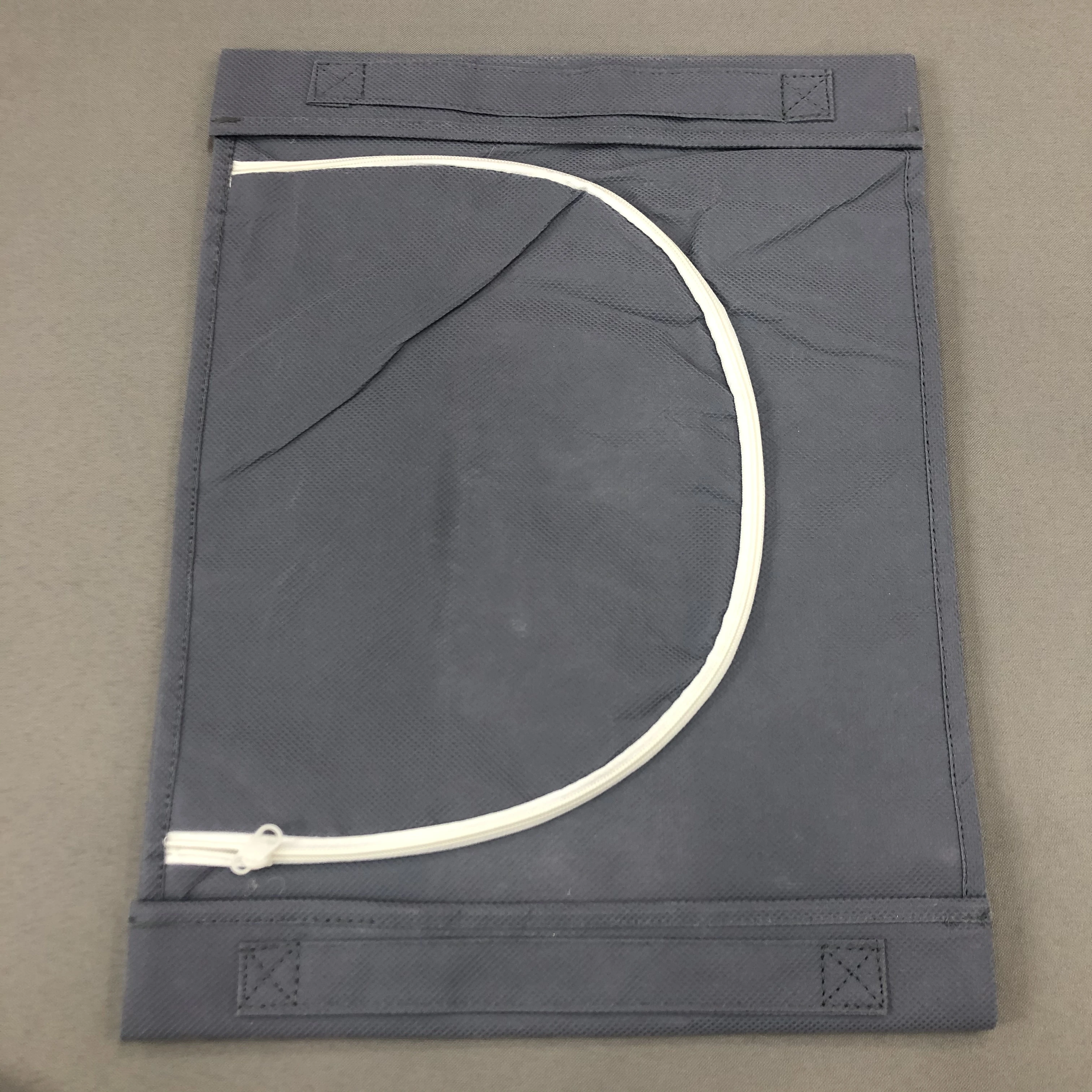 Hebei Supplier Offers European Style PVC Non-Woven Waterproof Pet Coffin Body Bags for Adult and Baby Pets Colorful Finished