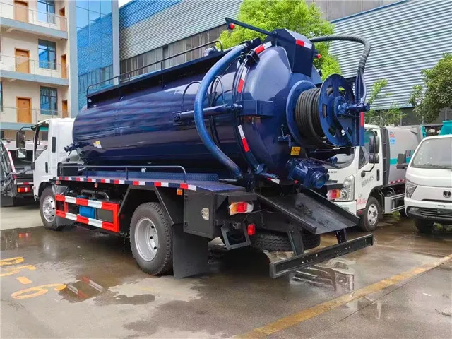 sewage truck  (2).jpg