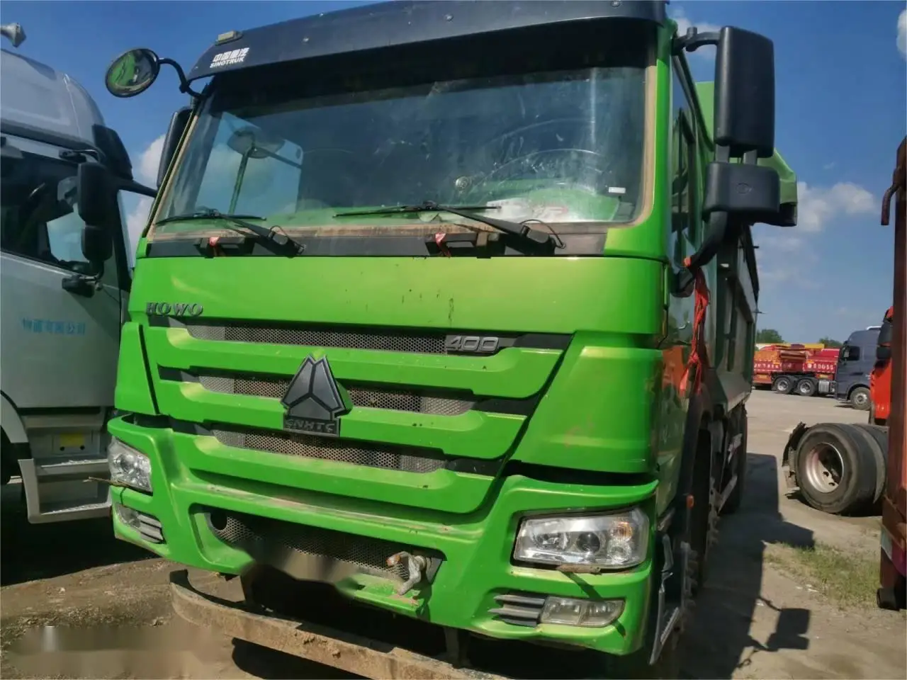 Best Selling HOWO Heavy-Duty Tractor Truck High Efficiency 8X4 Euro V Dump Truck Classic Edition with 400HP