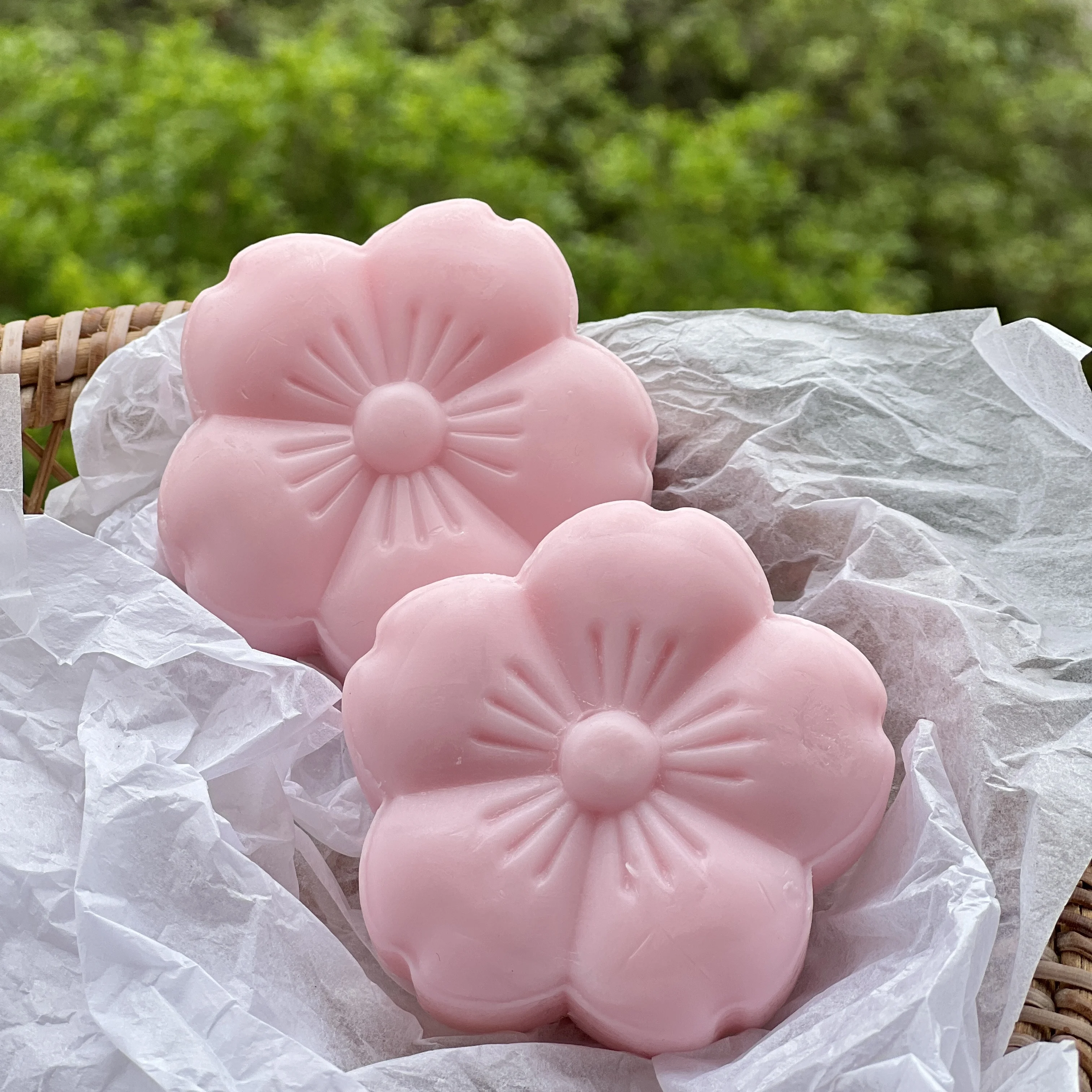 OEM Shea Butter Sakura Flower Herbal Essential Oil Soap Cherry Blossom Stretch Mark Soap Beauty Bleaching Soap For Dark Skin