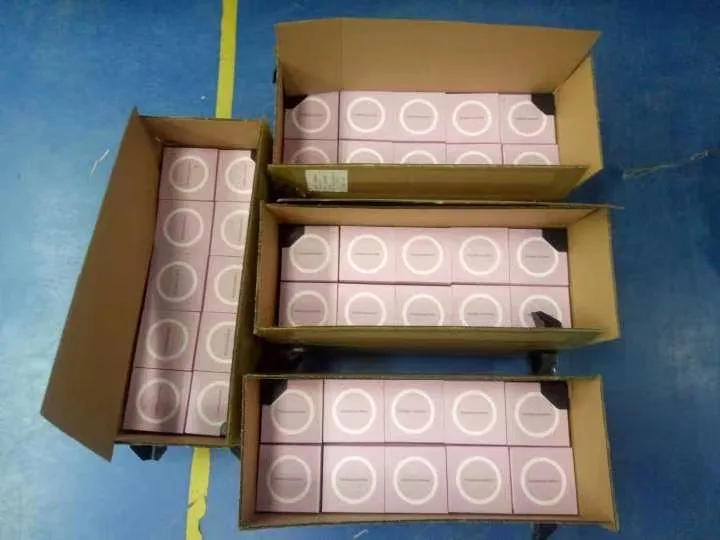 Hot-selling Creative touch sensor LED charging folding portable pocket makeup mirror for girlfriend