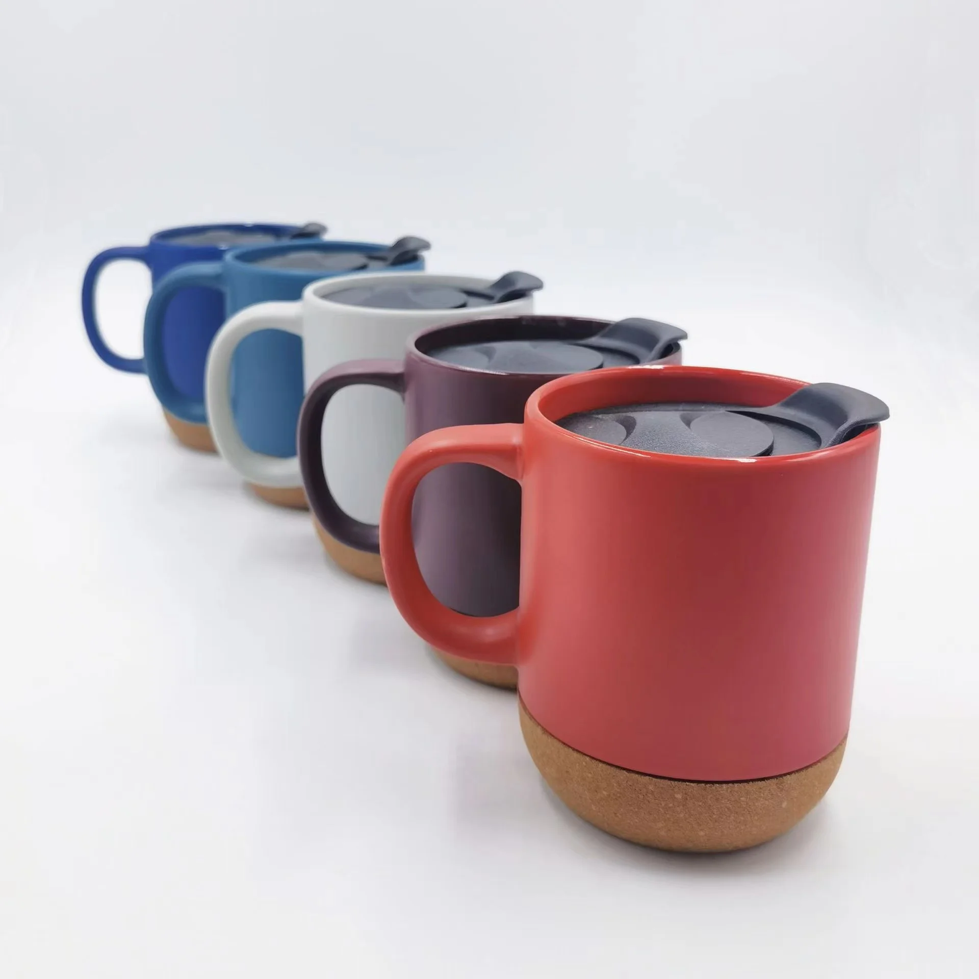 Прямая продажа с фабрики матовая керамическая кружка пробковой подошвой и крышкой пробкового дерева дно