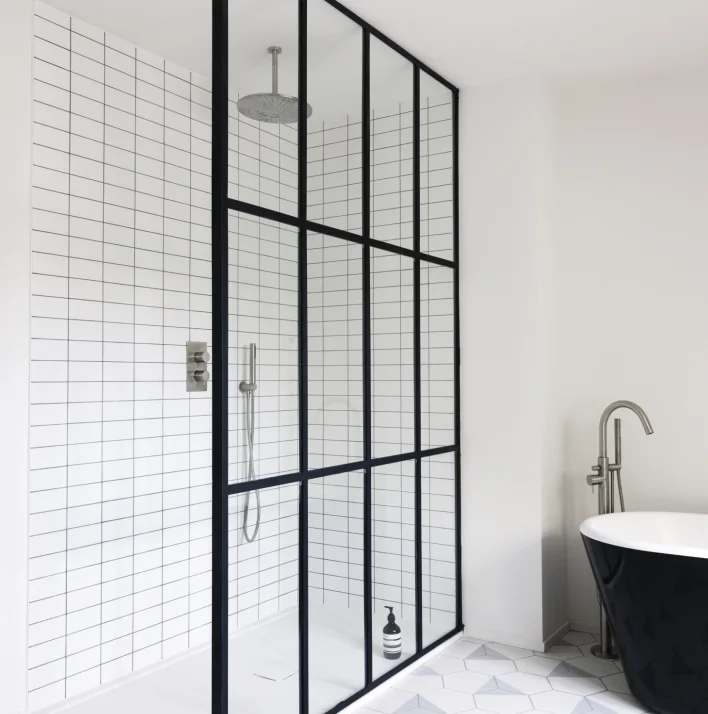 Foshan manufacturer OEM glass bathroom frame black grid shower screen