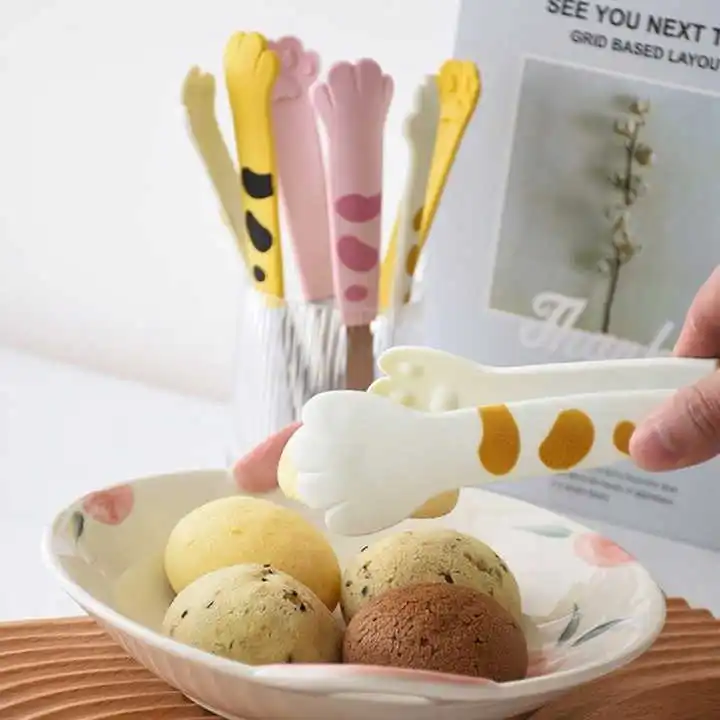 OWNSWING Hot sales Japanese cat claw shaped food tongs cute cartoon silicone barbecue tongs kitchen tools