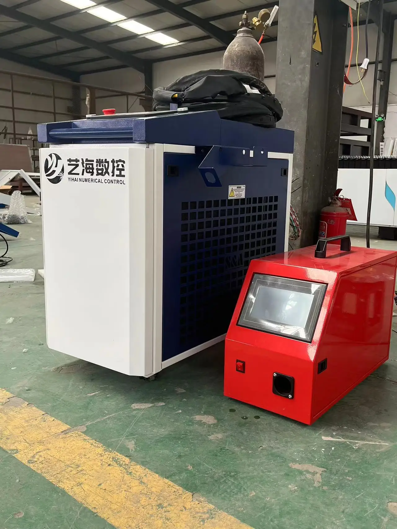 high efficiency 2000W portable optical fiber welder 4 in 1 laser welding machine  for aluminum and stainless With High Quality