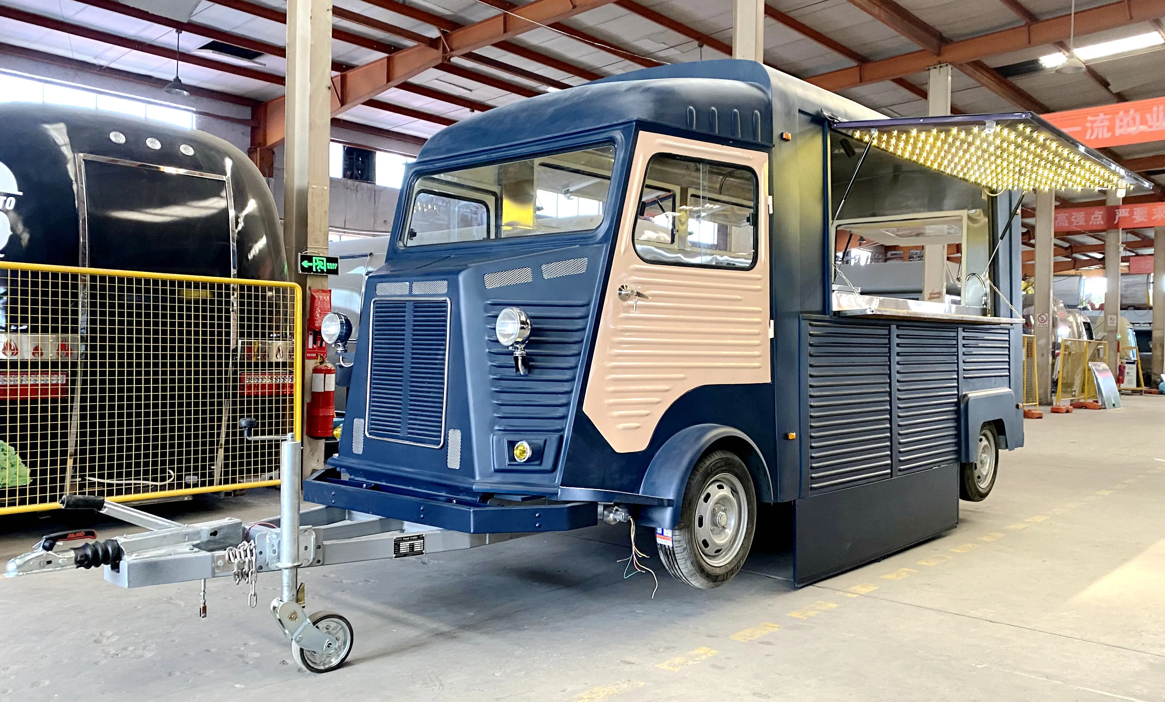 Standard Mobile Pancake Ice Cream Wagon Slush Hot Dog Electric Food Truck Australia Aluminum Customized Water Tanks Food Serving