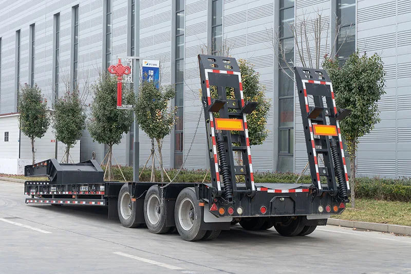 Vehicle Master Heavy duty 3  axle Low bed loader Trailer 50 ton 60ton Lowbed Semi Truck Trailer for sale