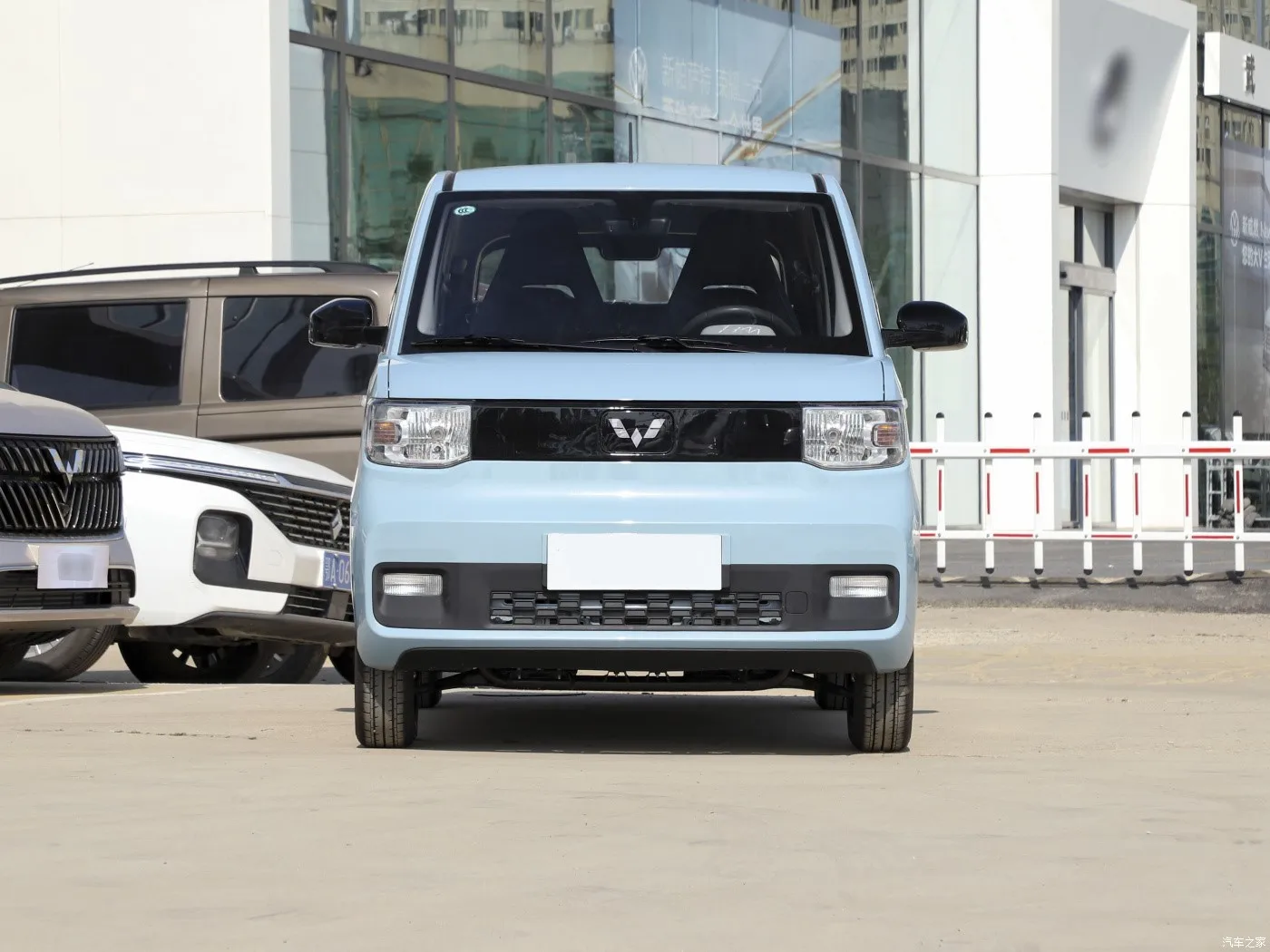 used car in China Wuling MINIEV 2022 Comfortable model small and convenient electric vehicle 4-wheel Chinese cheapest car