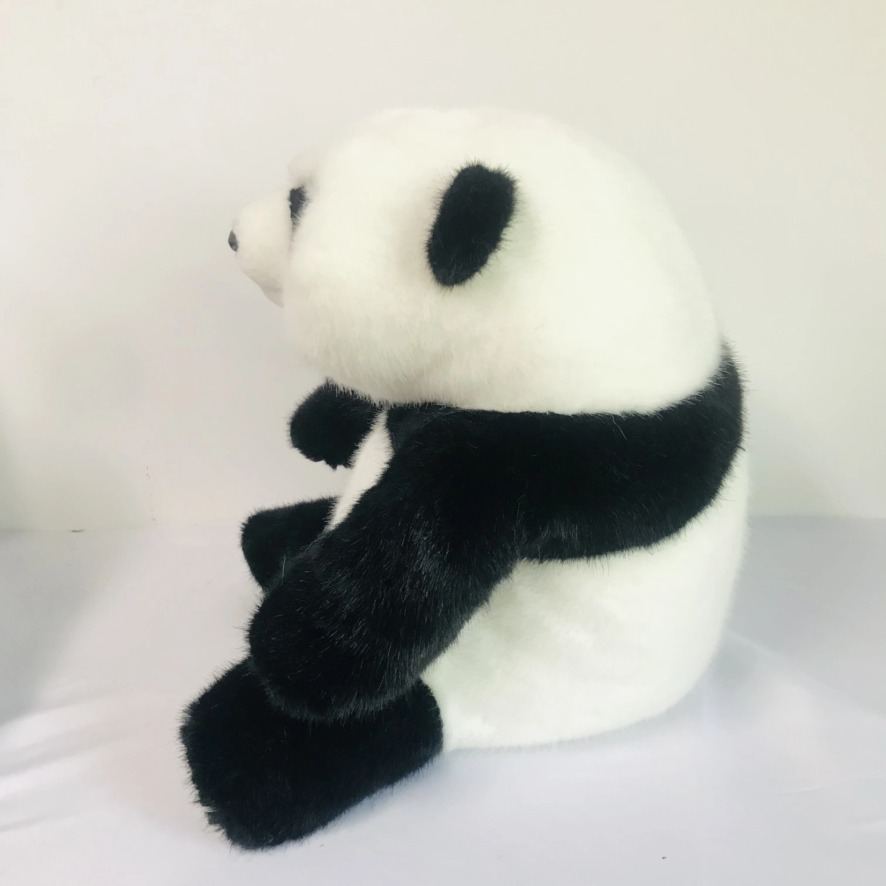 High Quality Realistic Giant Stuffed Panda Toy Luxury Plush Bear for Unisex Made with PP Cotton Chinese Panda Design
