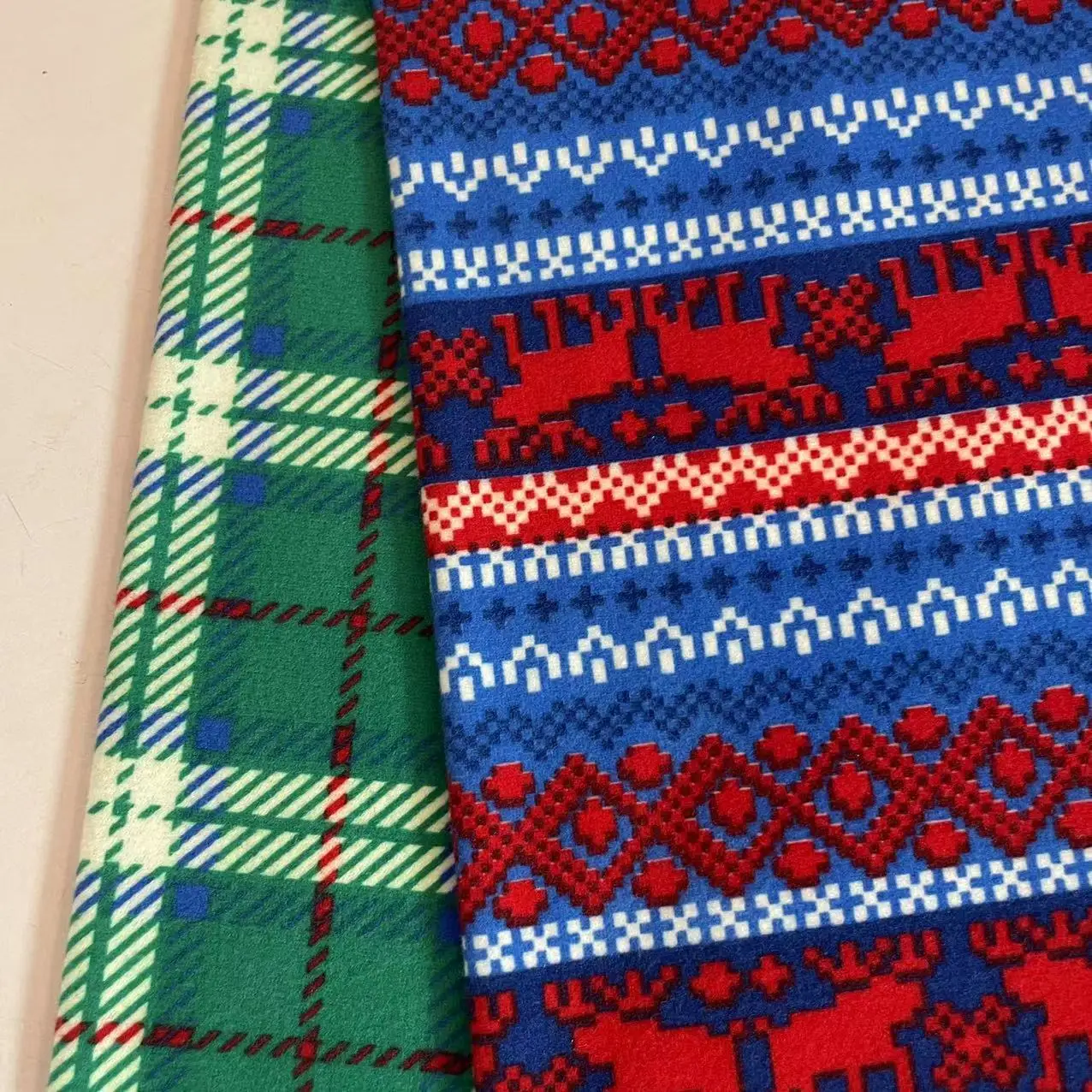 Newly Designed Wholesale Color Velvet Tricot Fabric Woven Velvet Imitate Velveteen Fabric