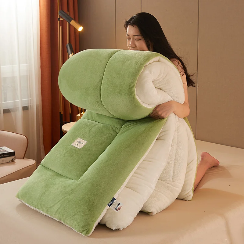 Ultra-soft Custom Milk Down Lambswool Flannel Fleece Fluffy Winter Spring Autumn Quilt Core Designer Luxury Sherpa Comforter