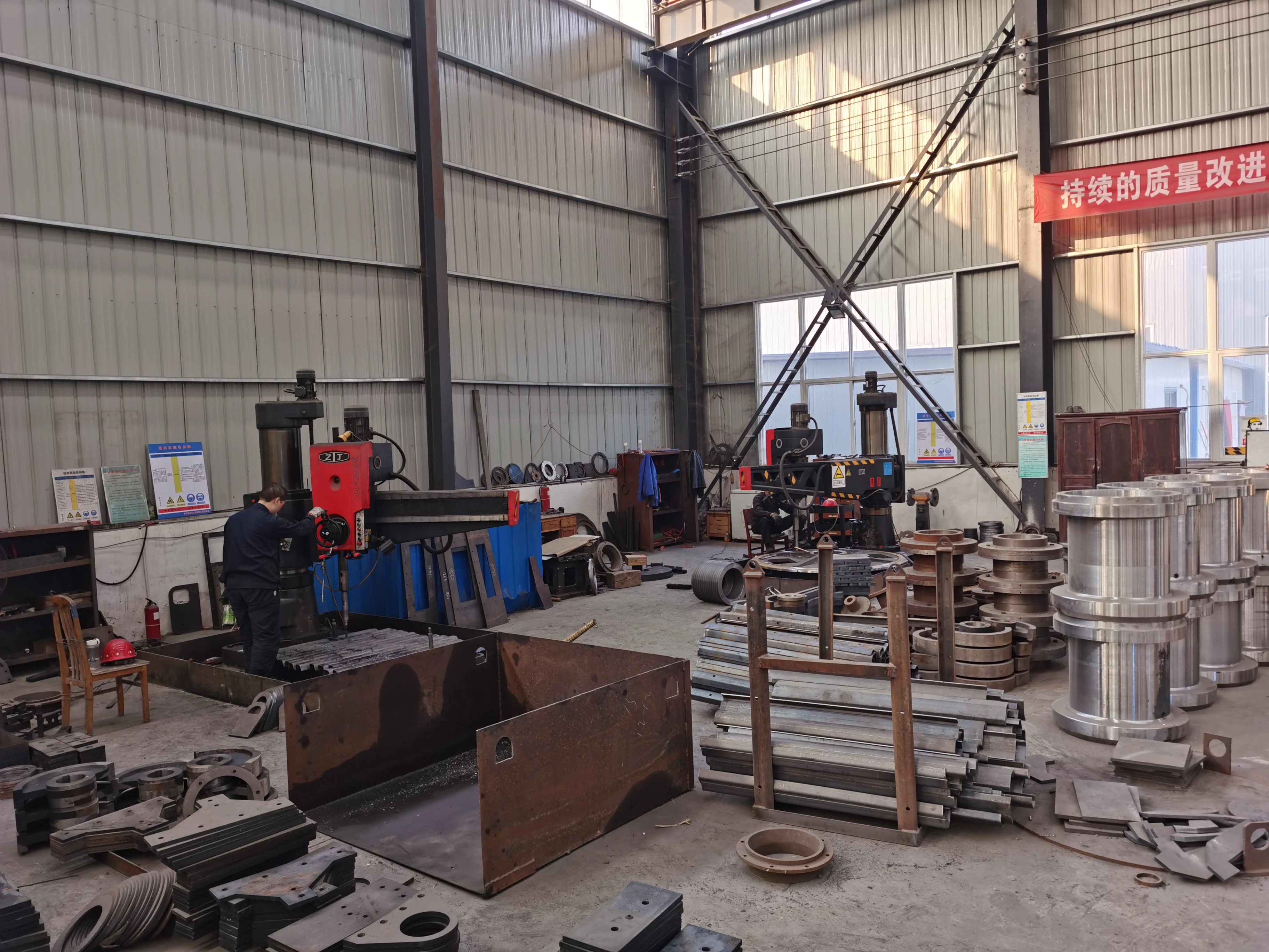 Mining Mineral Crushing Machine Multi Cylinder Hydraulic Cone Crusher for Gold, Copper, Iron