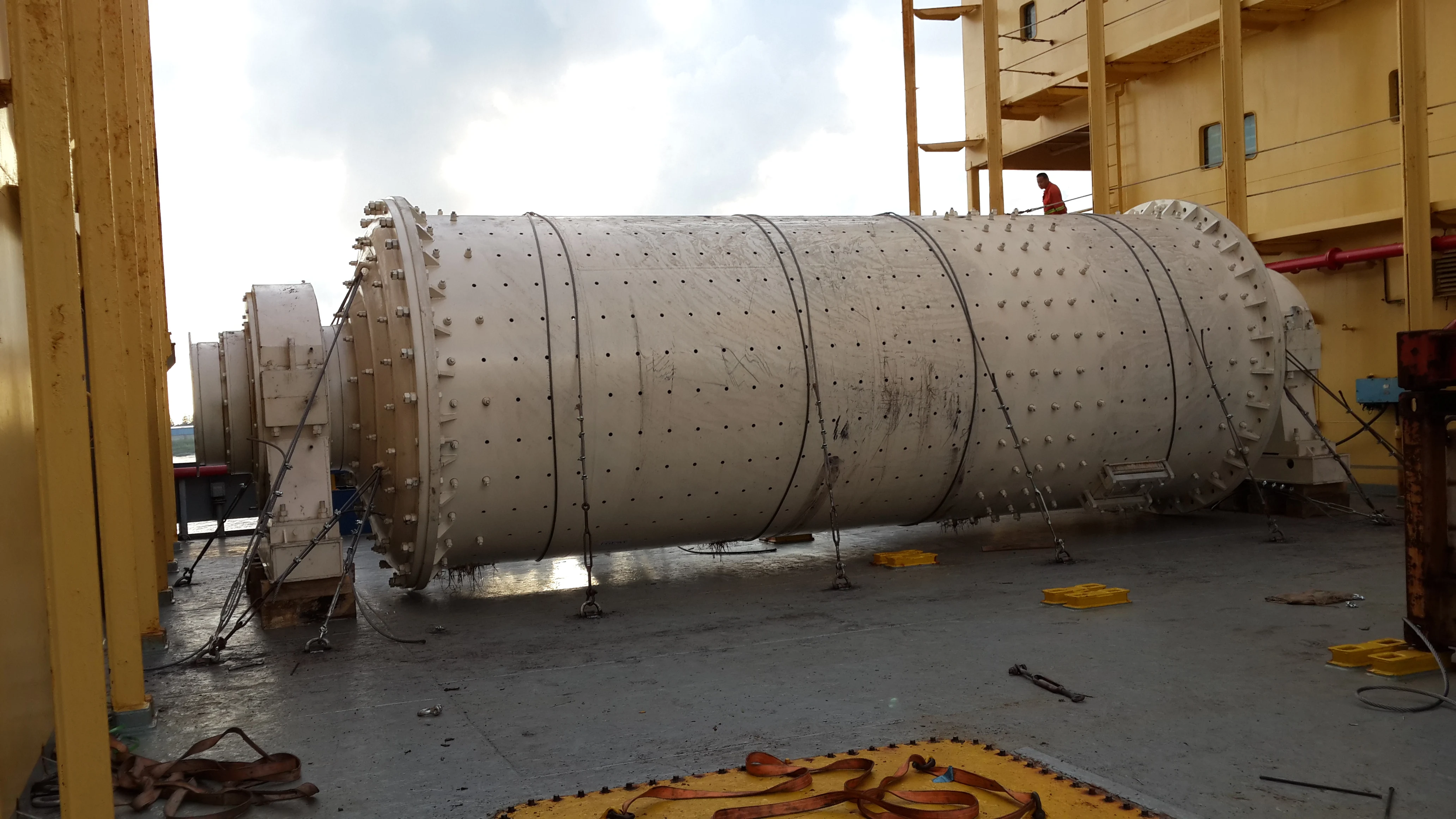 3-6t/h gold mine ball mill slag grinding equipment liner steel chip grinding gold ball mill machine for sale