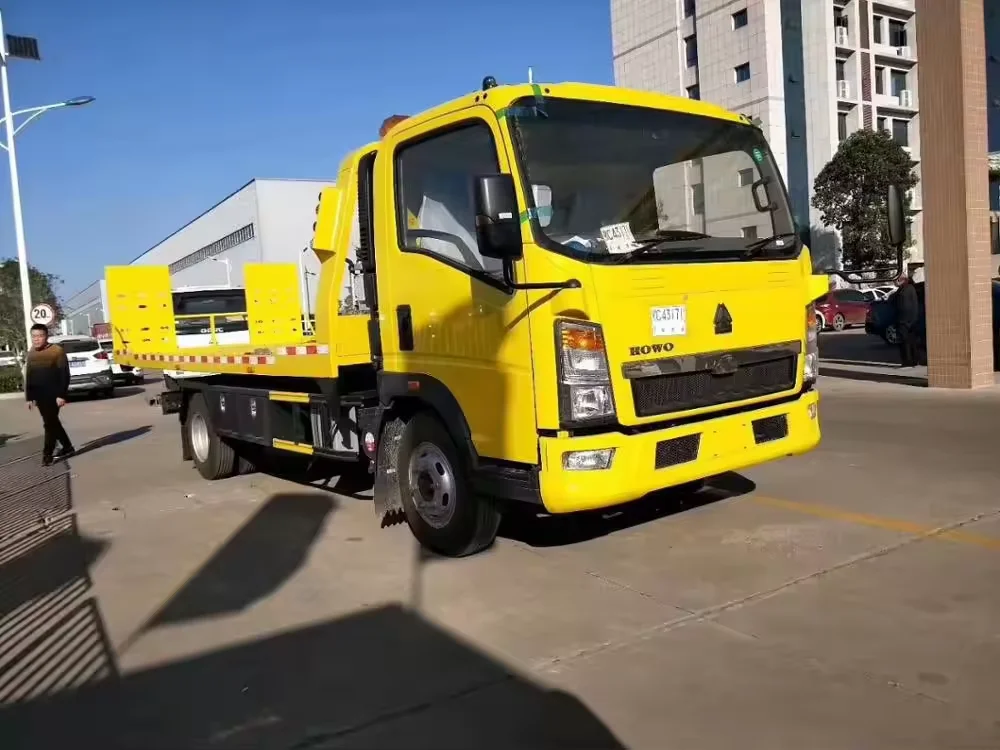 Sinotruk HOWO Brand Flatbed Wrecker Towing Truck 4x2 Road Rescue tow trucks wreckers for Sale