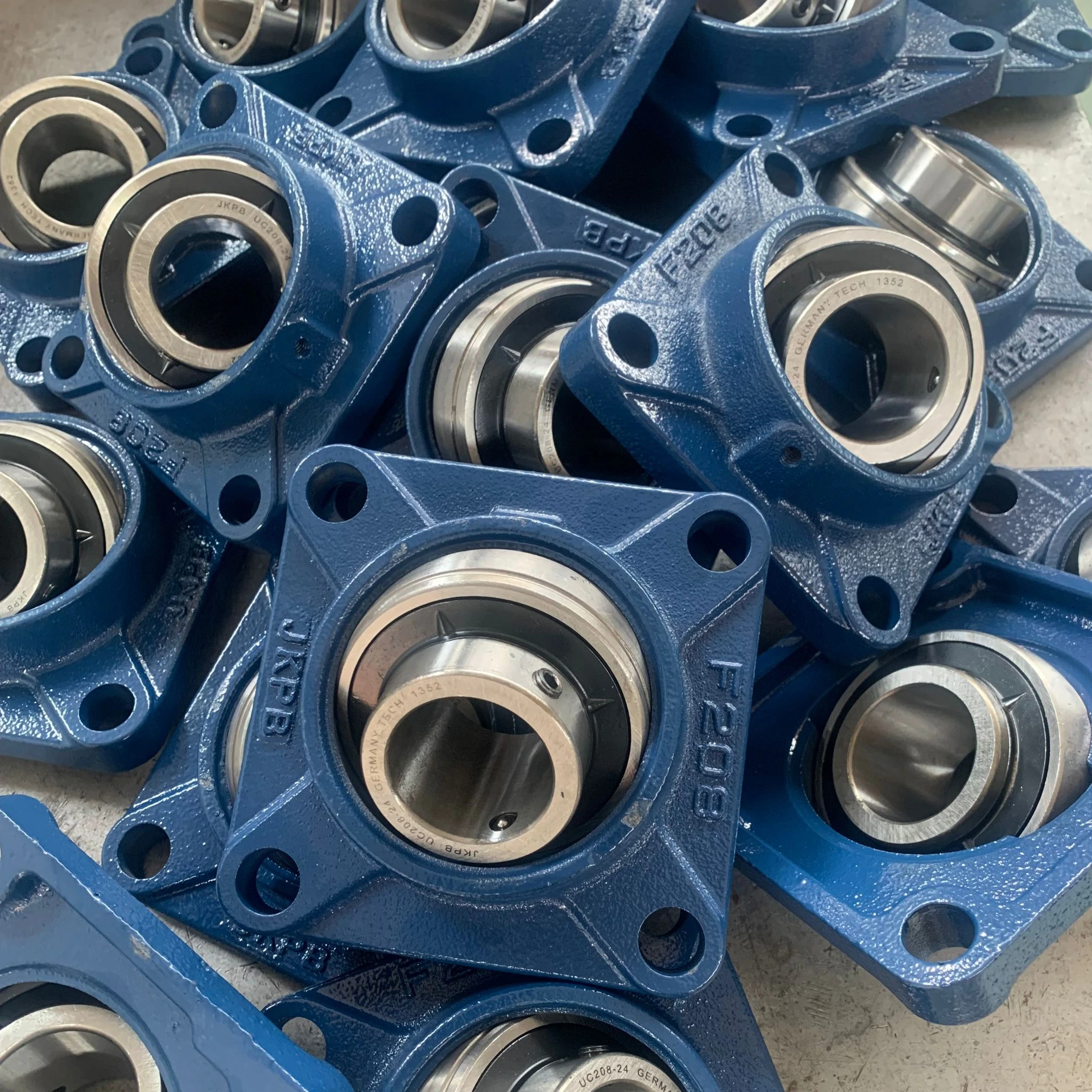 OEM Customized Wholesale bearing ucf 205 208 209 pillow block bearing  ucp206 ucp207 ucp208