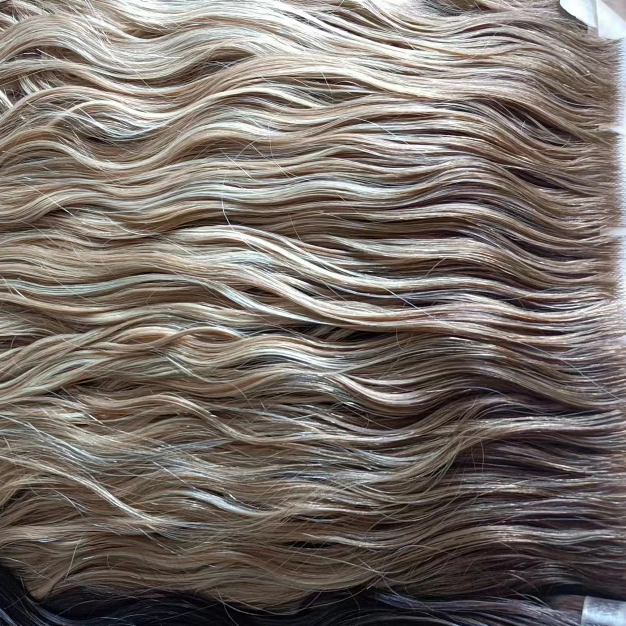 Raw Hair Wholesale Russian Virgin Human Hair 613 Blonde Thick End 3A 4B Curly Tape In Hair Extension 20 Piece