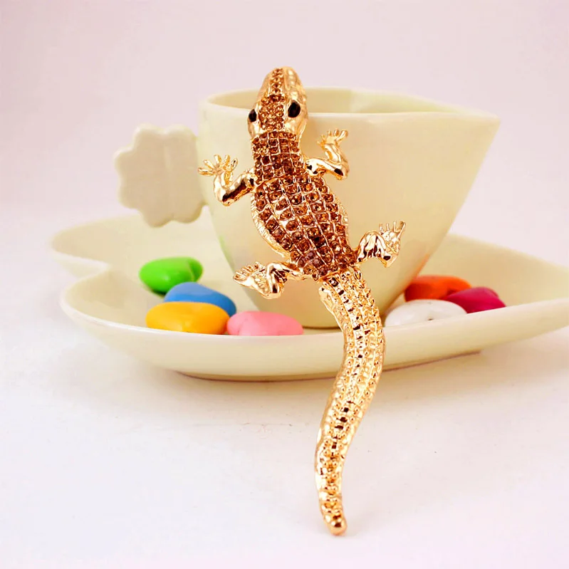 Environmental Protection Metal Zinc Alloy Gold Plated Animal Crocodile Gator Pendant KeyChain With Key Ring