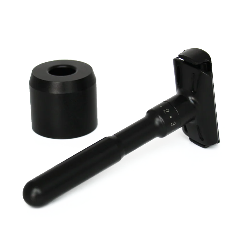 Adjustable Safety Razor with Black Finish and Magnetic Grip for An Effective Shave