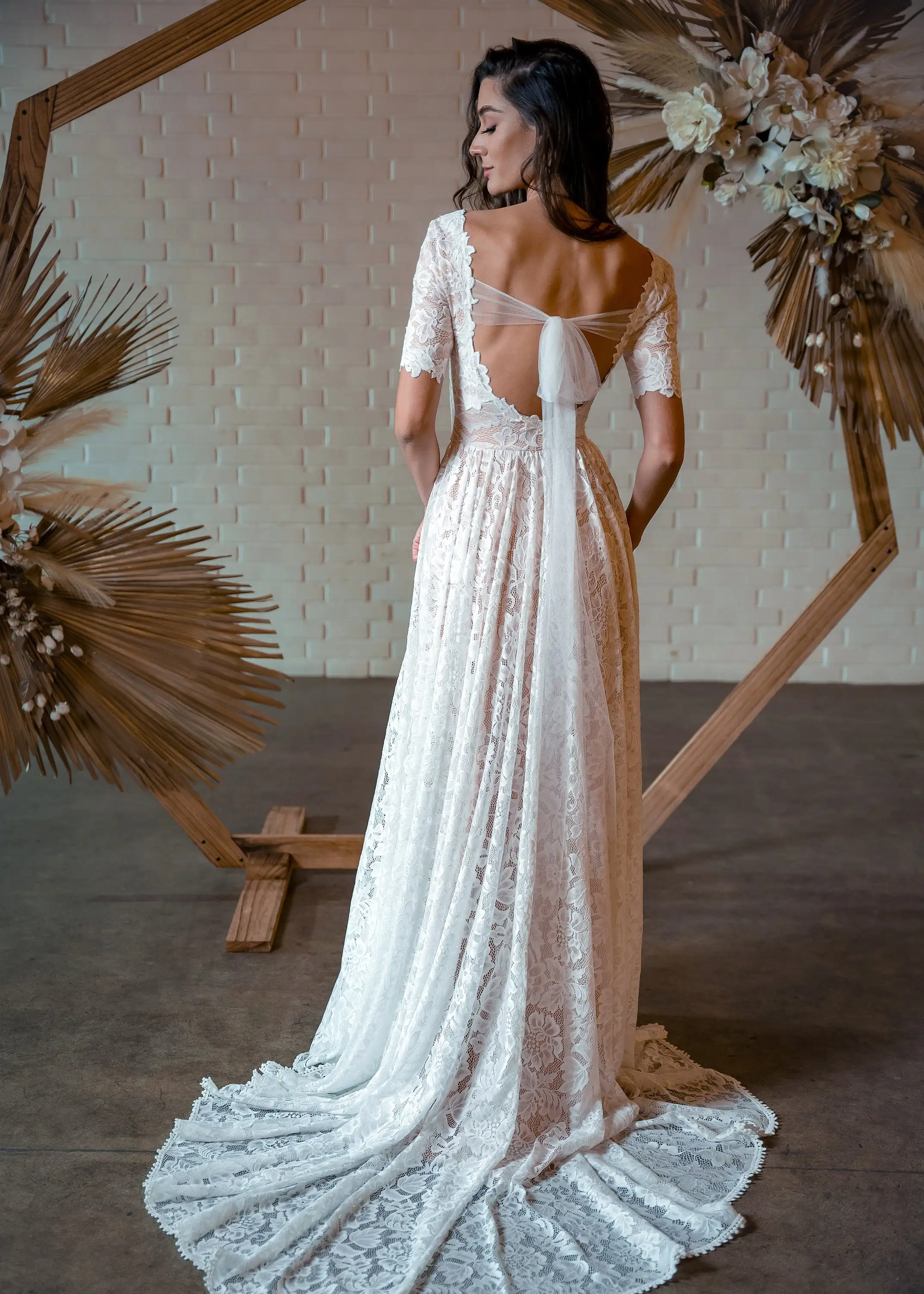 Boho Lace Wedding Dress Short Sleeve Open Back Romantic Bohemian Bridal Dress vestidos de novia