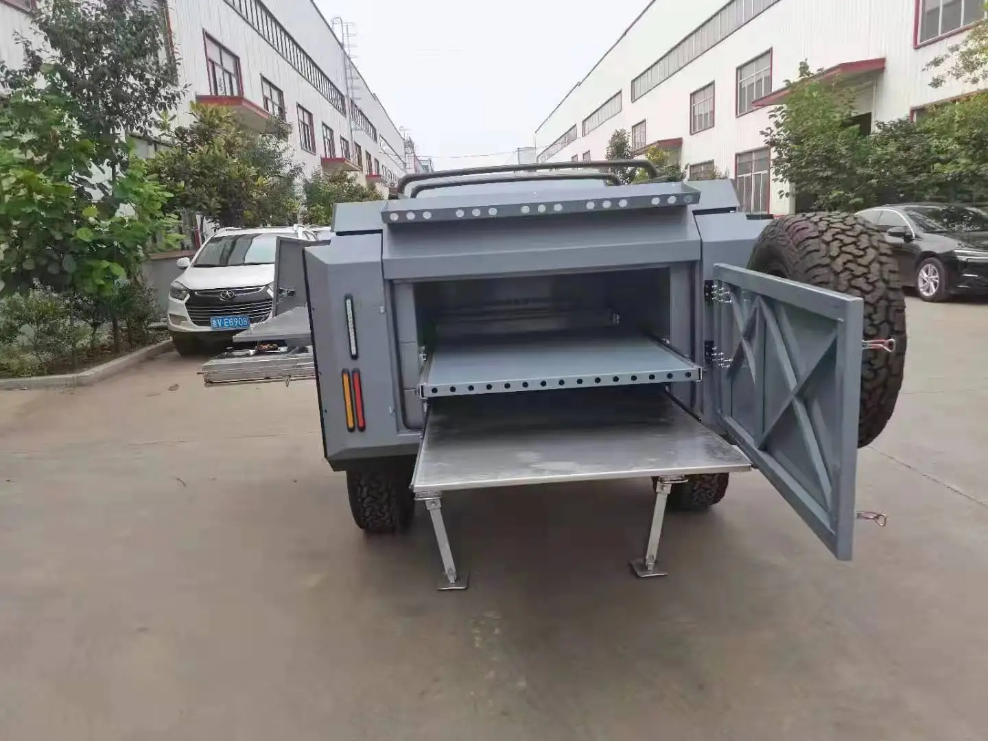 2023 Hotsale 4x4 Off Road Custom Small Family Car Travel Camper Truck and Trailer