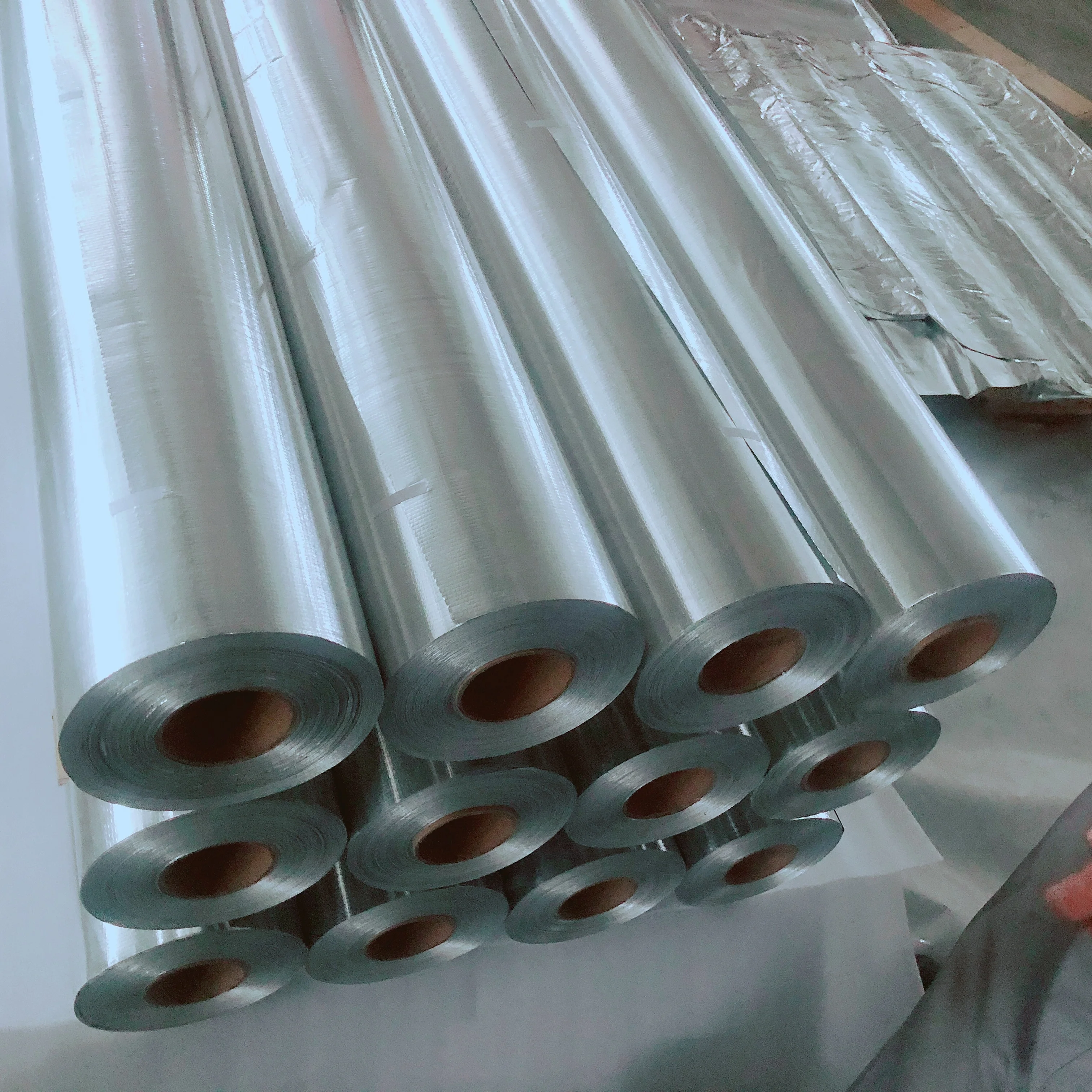 Perforated Foil Radiant Barrier Reinforced Alu Foil Faced Woven Fabric Alu Foil Insulation