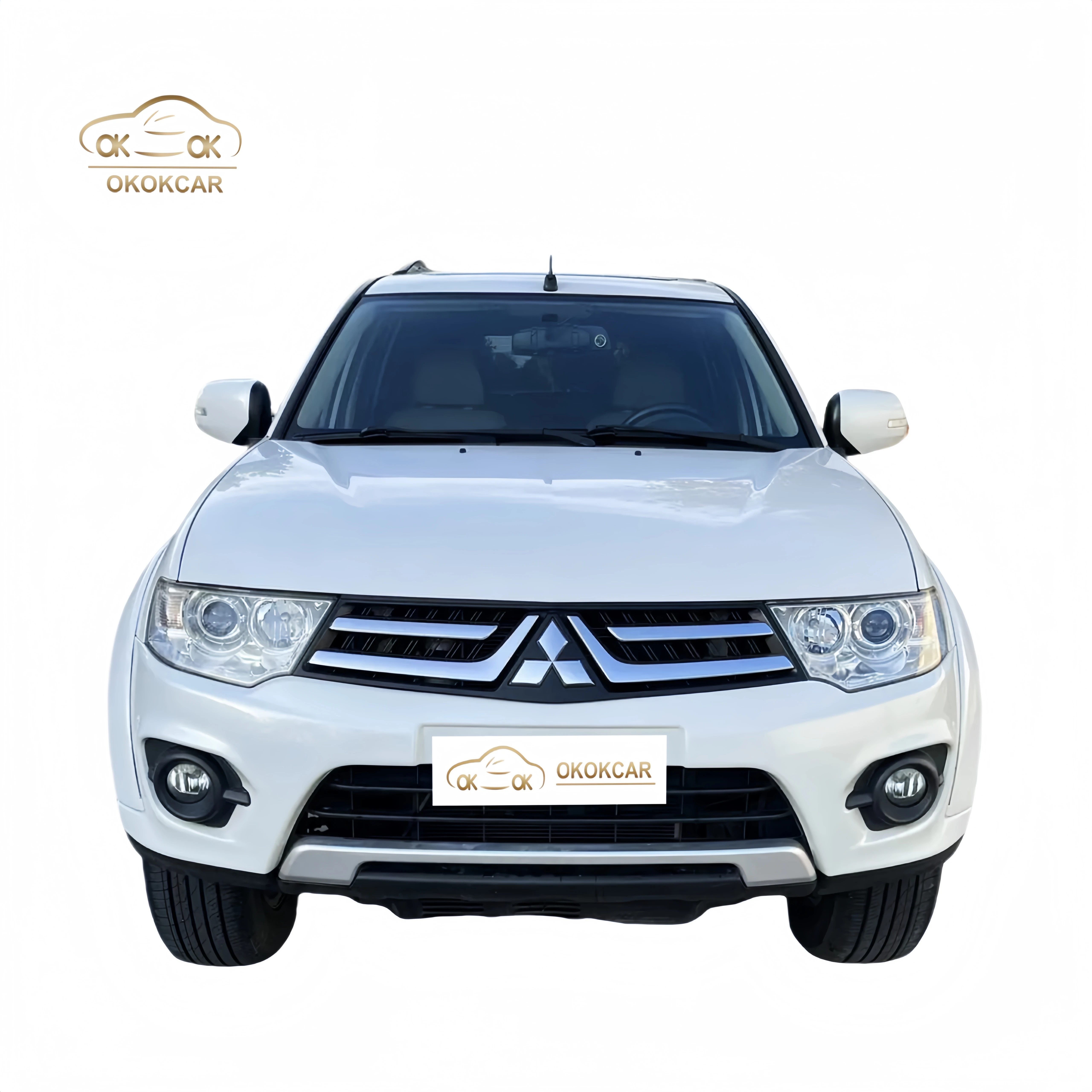 Прямая поставка с завода 2013 Pajero Sport 3.0L автоматическая Роскошная серия двухколесный автомобиль газовый/бензиновый топливный свет интерьер слева