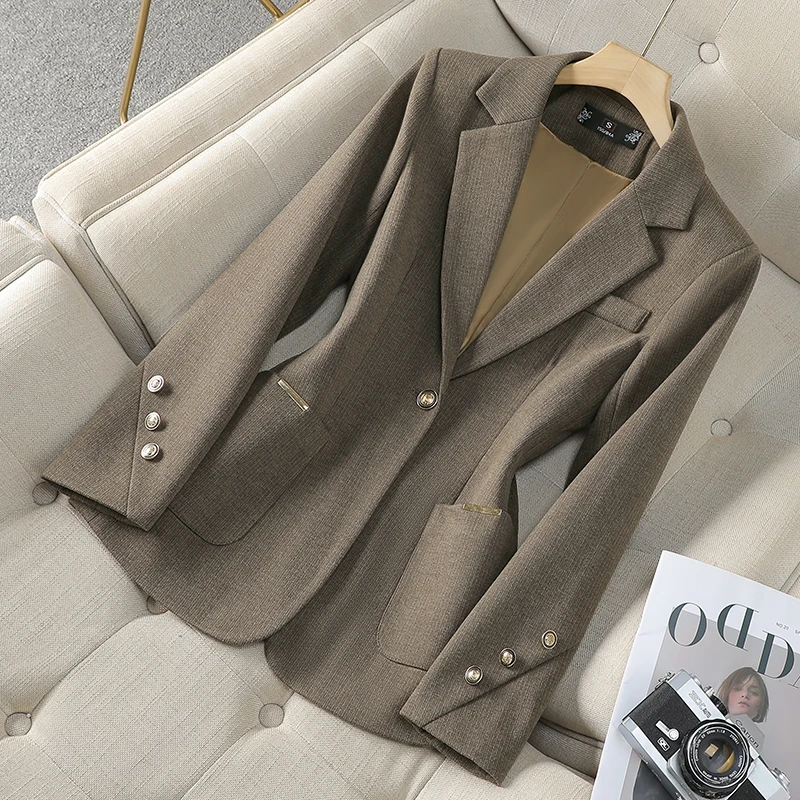 Elegant Long Suit Jacket with Single Button Closure Thin Cuffed Cuffs for Spring Decorated with Button